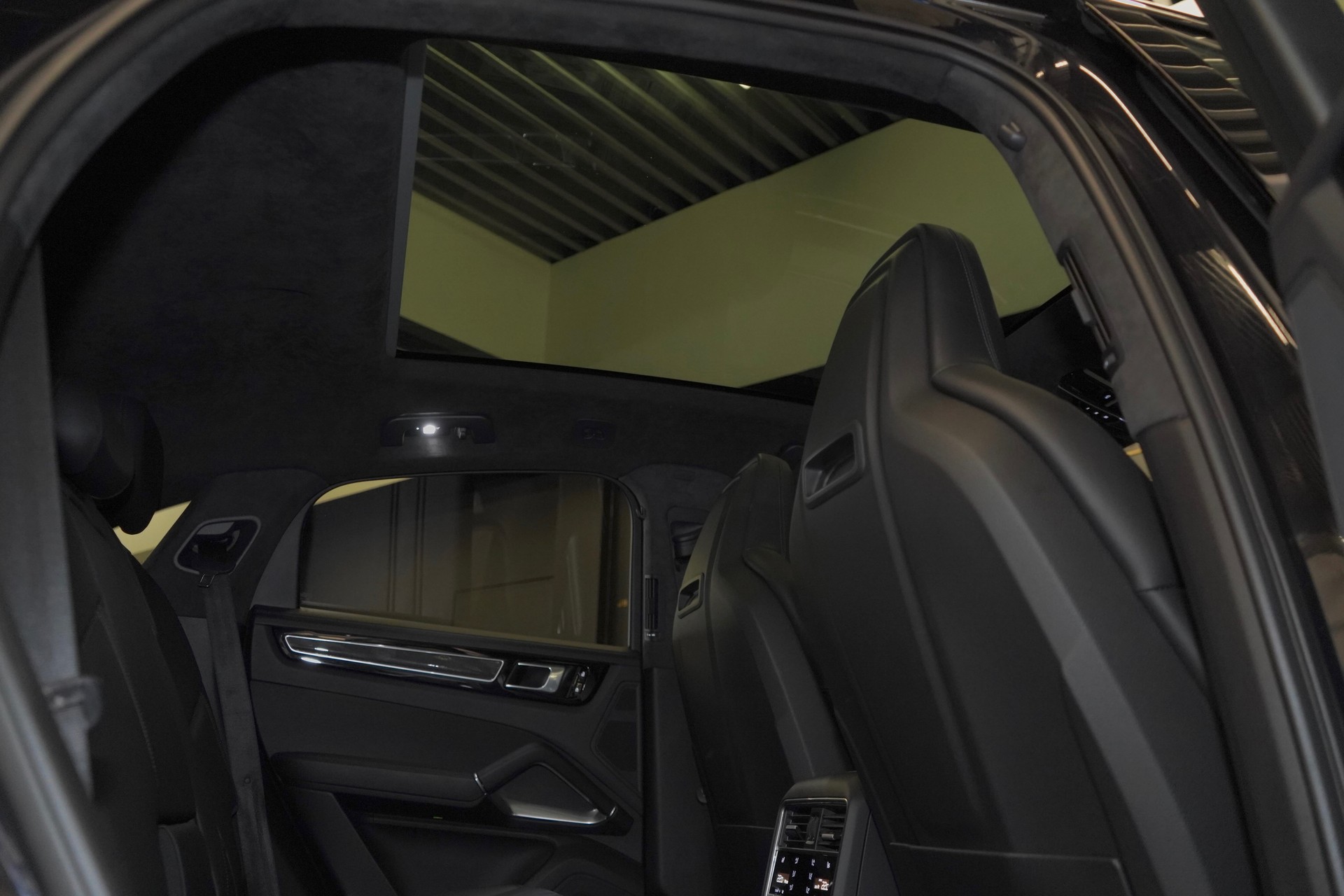 PORSCHE Cayenne Turbo Coupé S E-Hybrid 🇨🇭-image-7