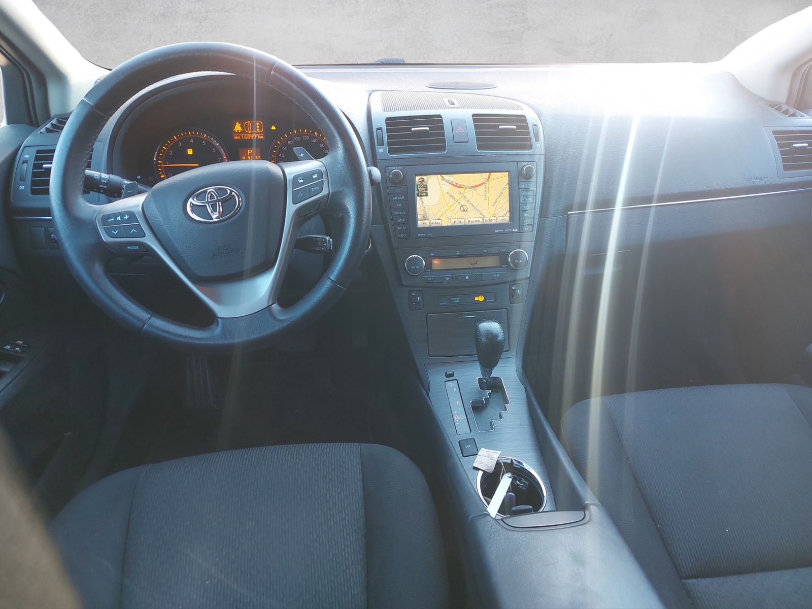 TOYOTA Avensis SW 2.0 Linea Luna Multidrive-image-9