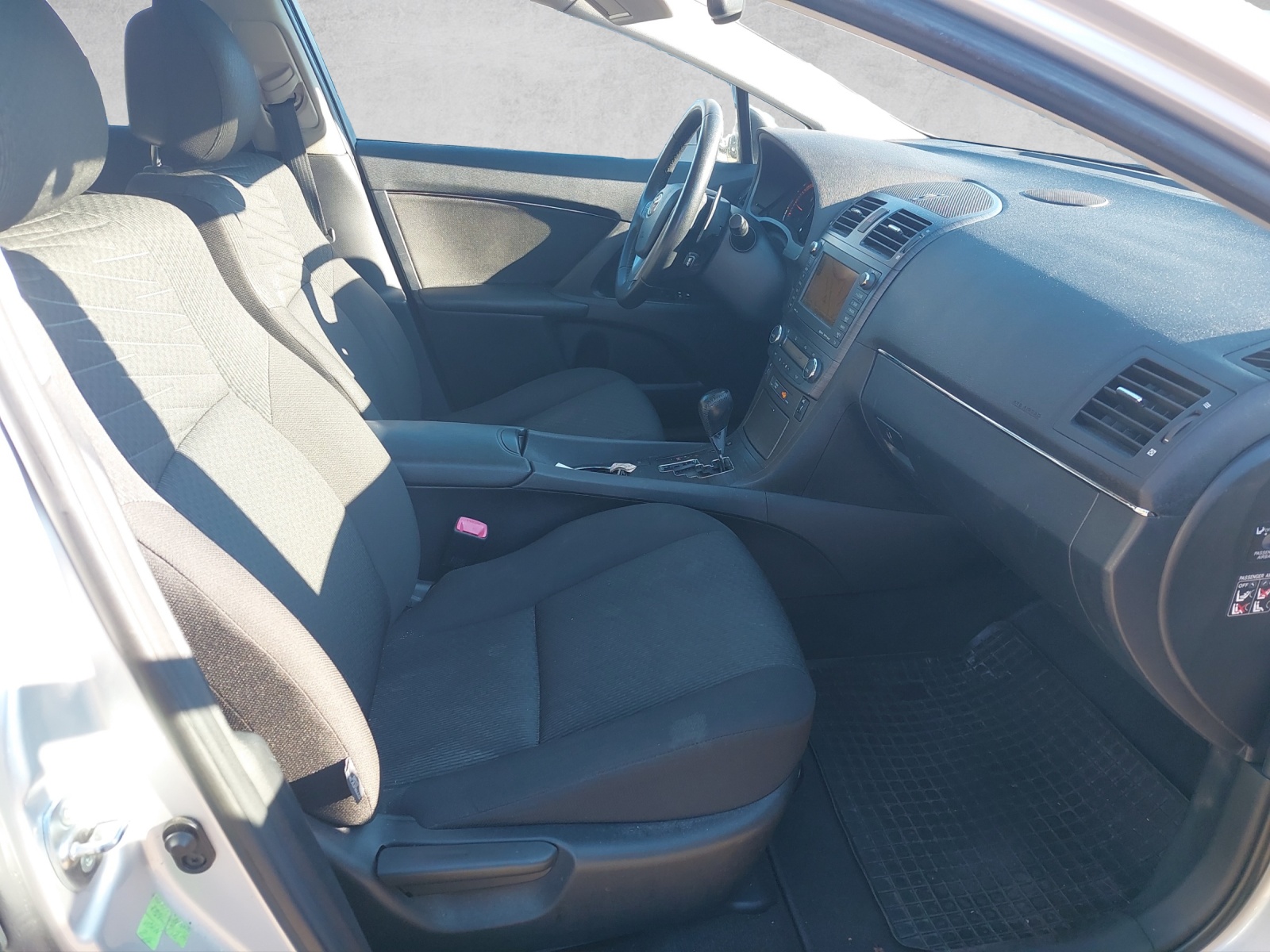 TOYOTA Avensis SW 2.0 Linea Luna Multidrive-image-12