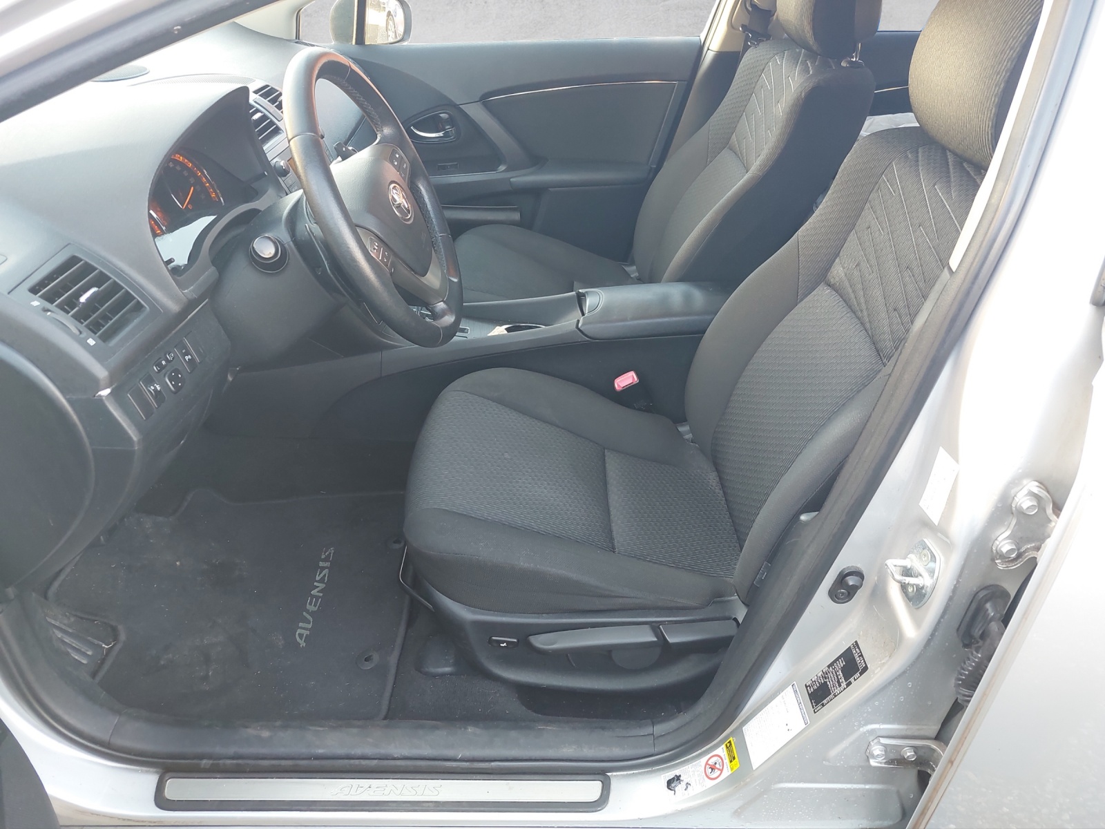 TOYOTA Avensis SW 2.0 Linea Luna Multidrive-image-8