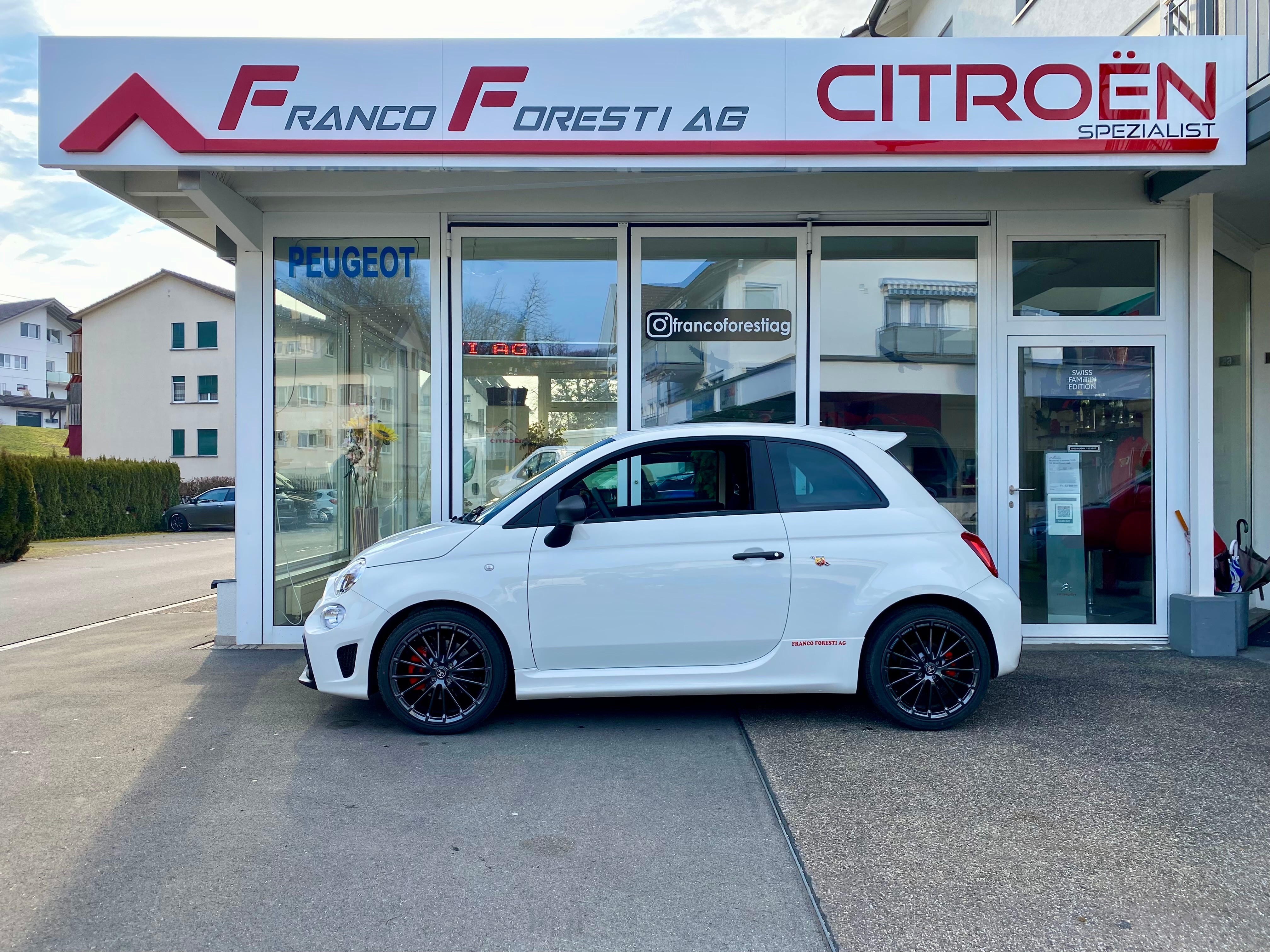 Car photo