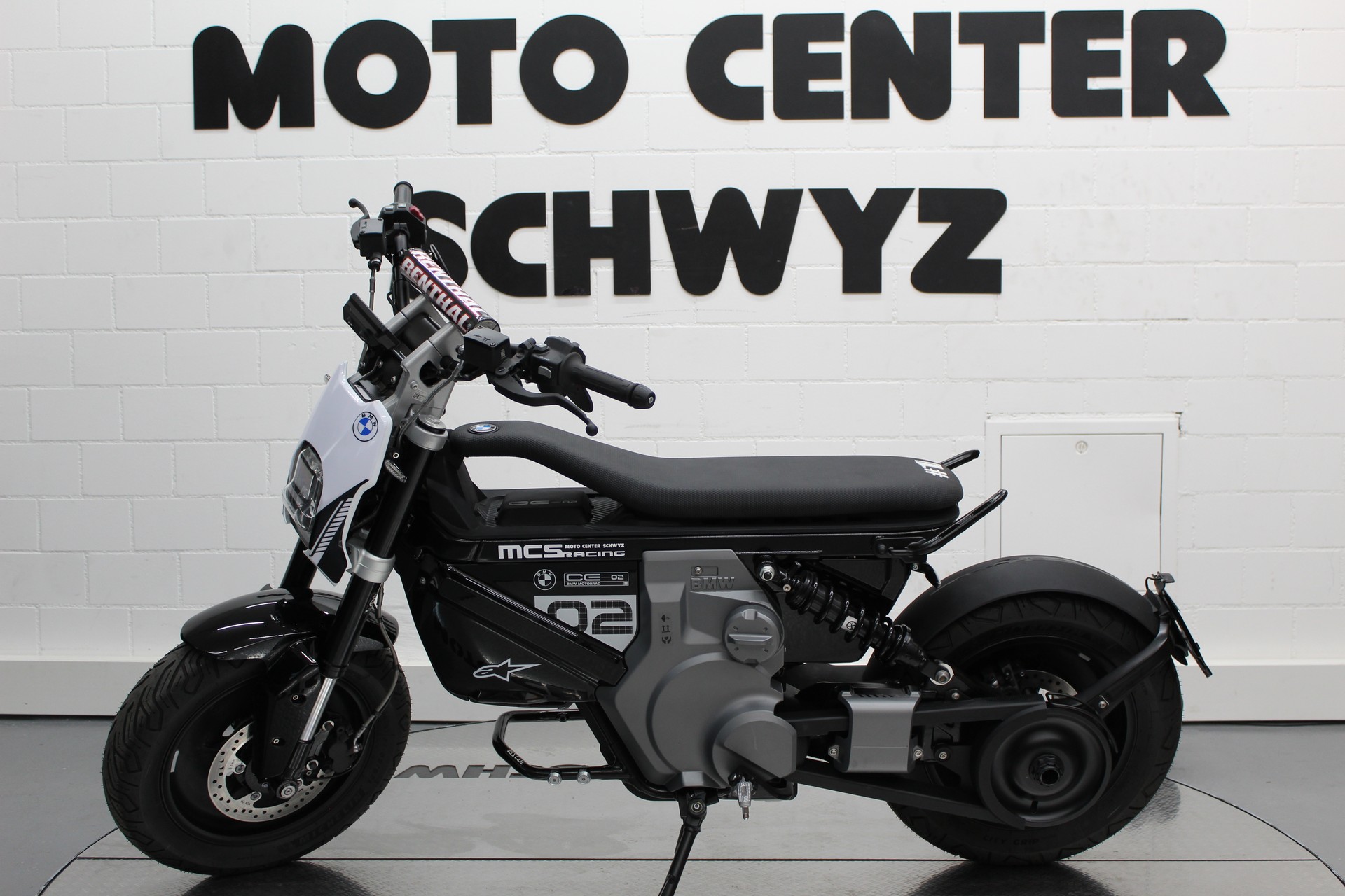 BMW CE 02 - SUPERMOTO-showroom-element-3