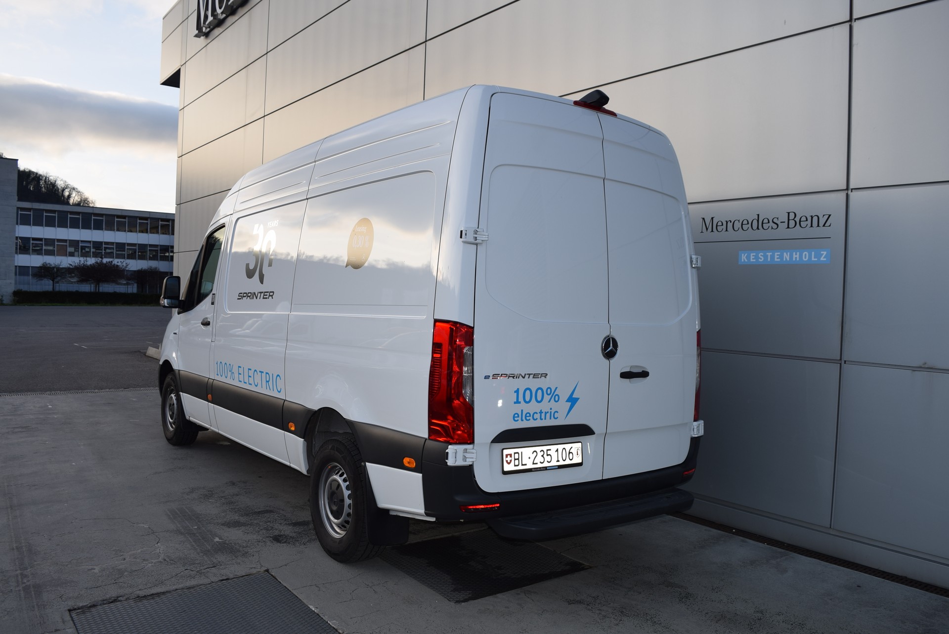 MERCEDES-BENZ eSprinter 320 PRO-showroom-element-3