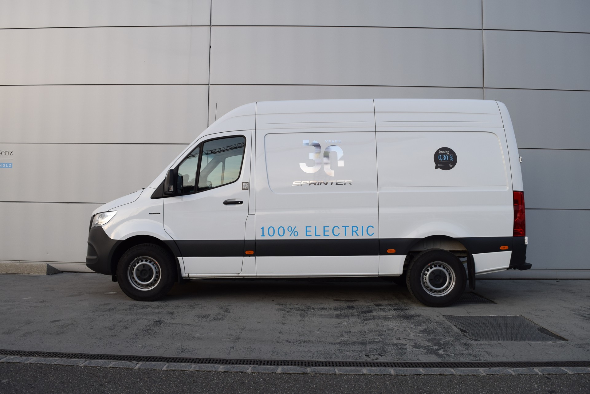 MERCEDES-BENZ eSprinter 320 PRO-showroom-element-2