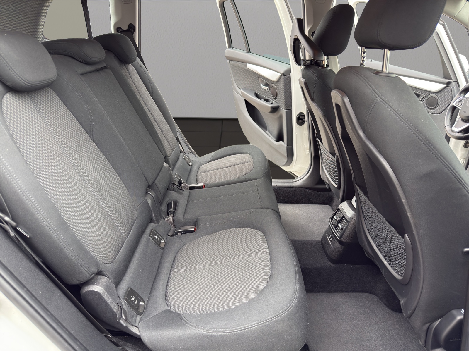 BMW 218d xDrive Gran Tourer Steptronic-image-17
