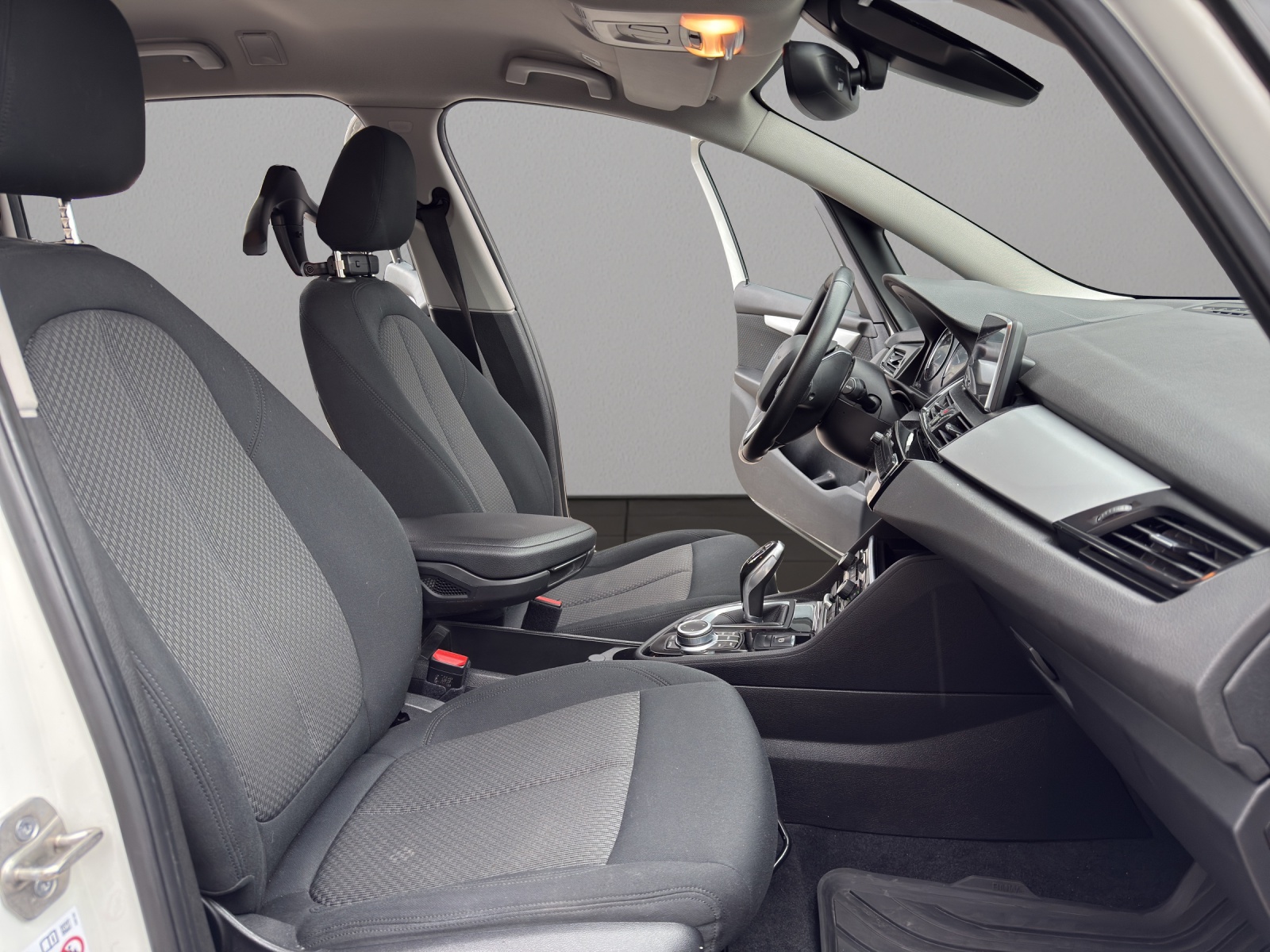 BMW 218d xDrive Gran Tourer Steptronic-image-16