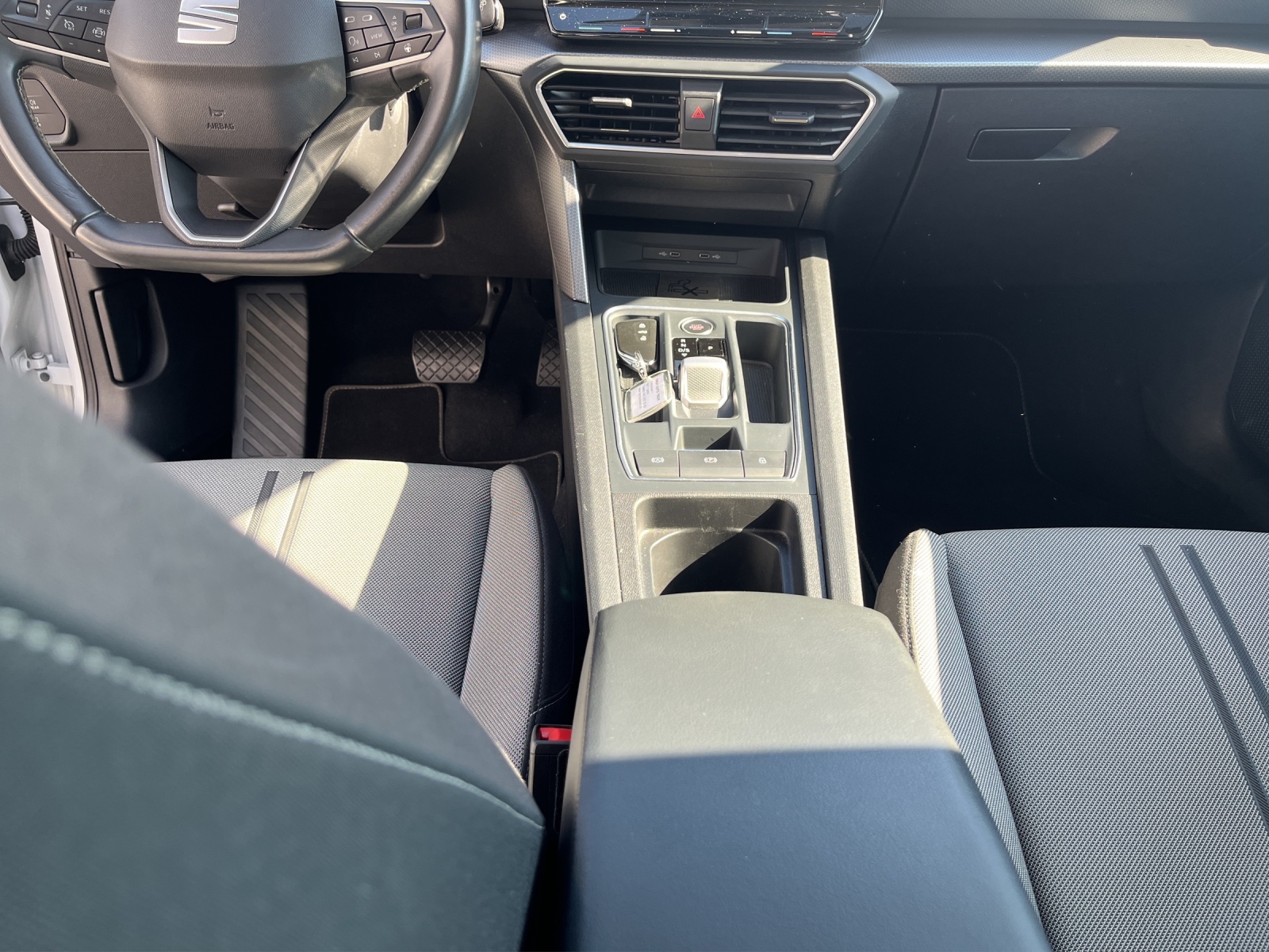SEAT Leon ST 2.0 TDI Style DSG-image-10