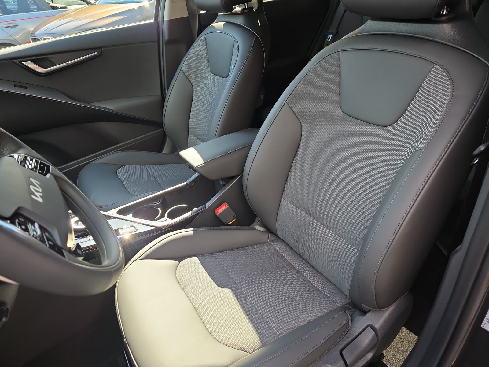 KIA Niro 1.6 GDi Plug-in Hybrid Power Edition-image-8