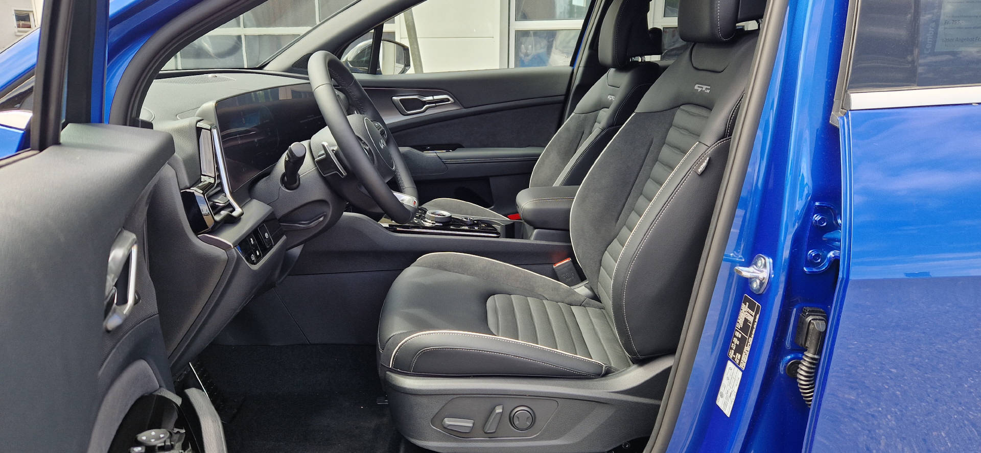 KIA Sportage 1.6 T-GDi PHEV GT-Line-image-3