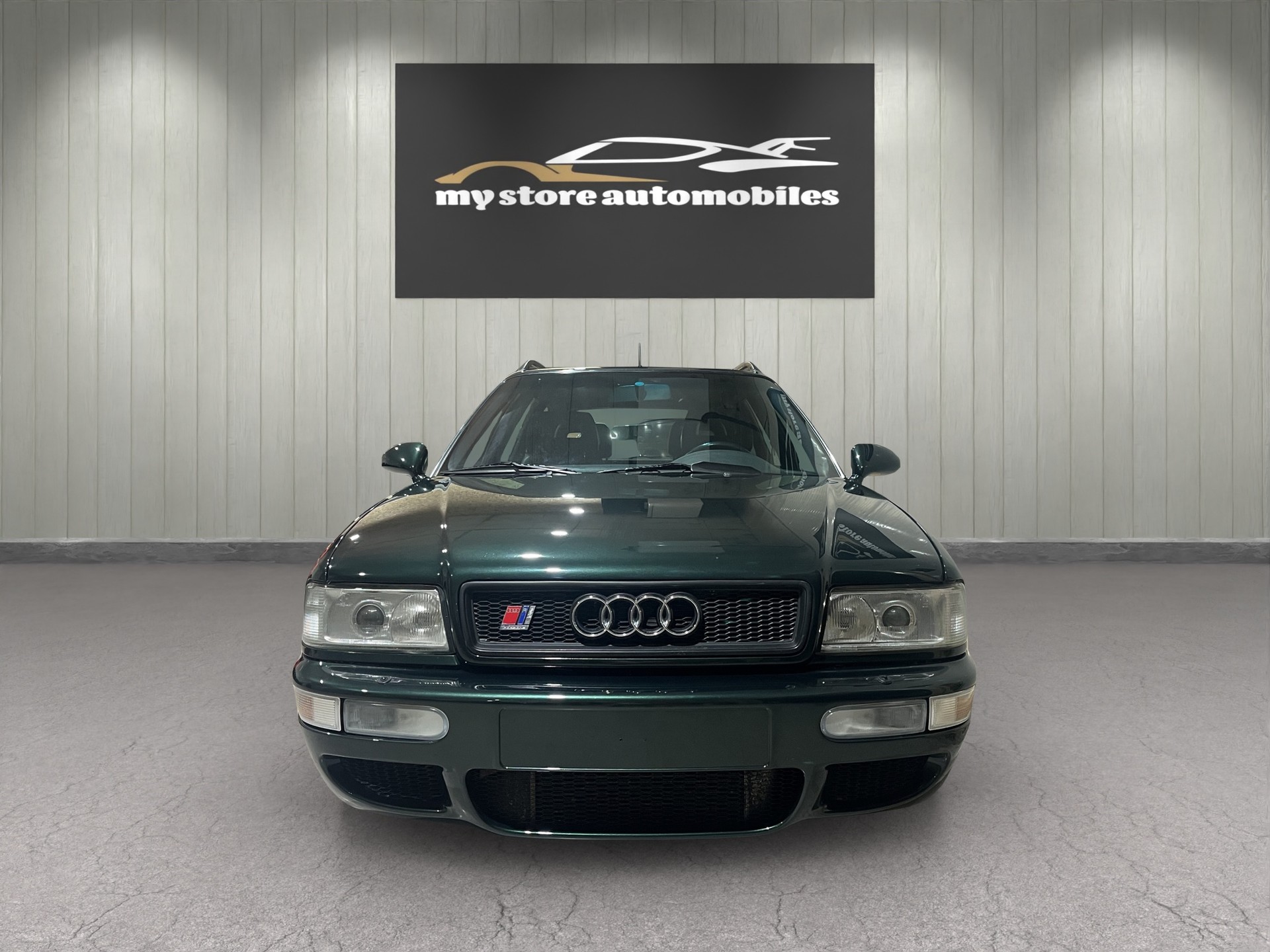 AUDI 80 Avant RS2-showroom-element-2