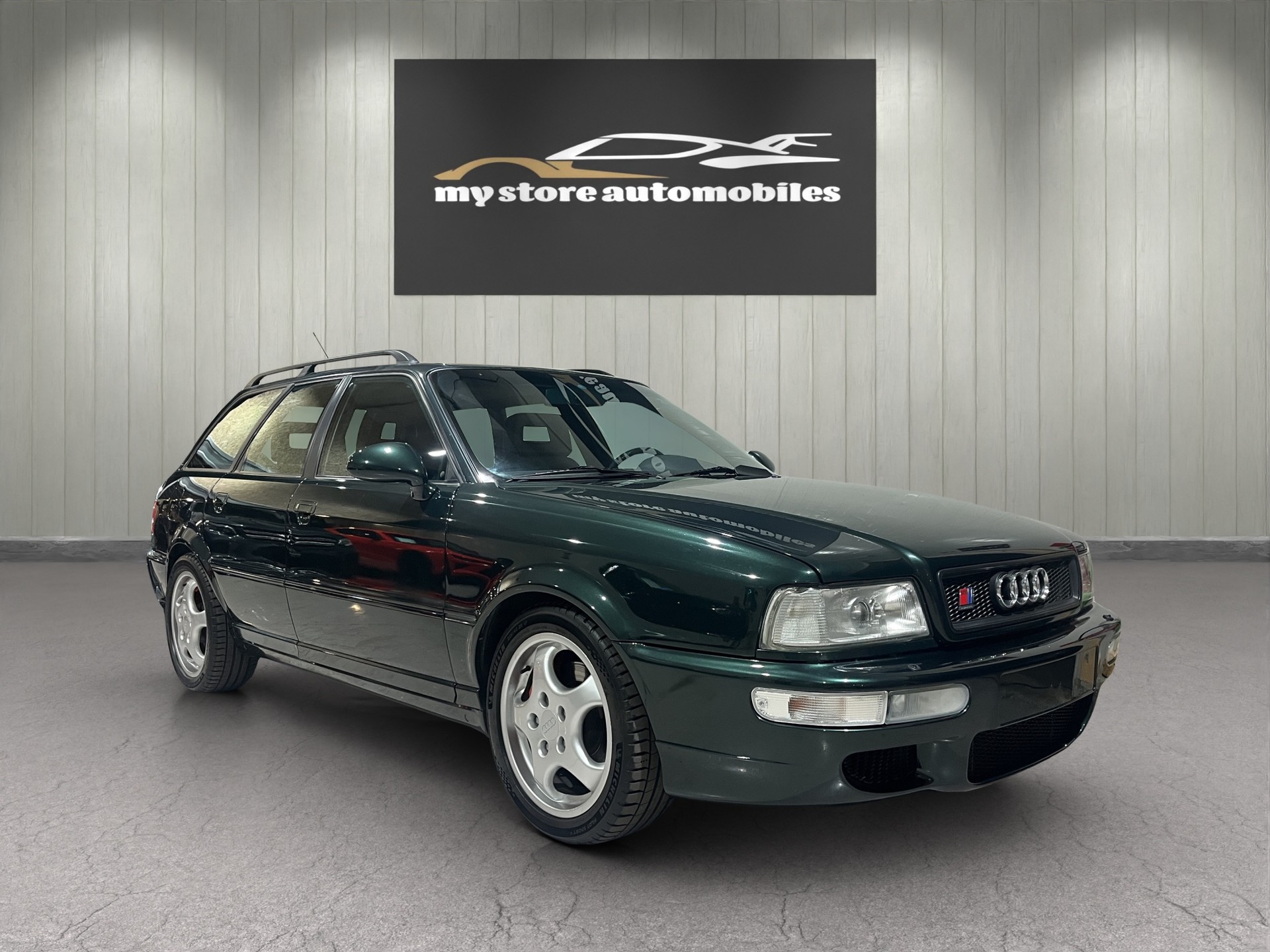 AUDI 80 Avant RS2-showroom-element-1