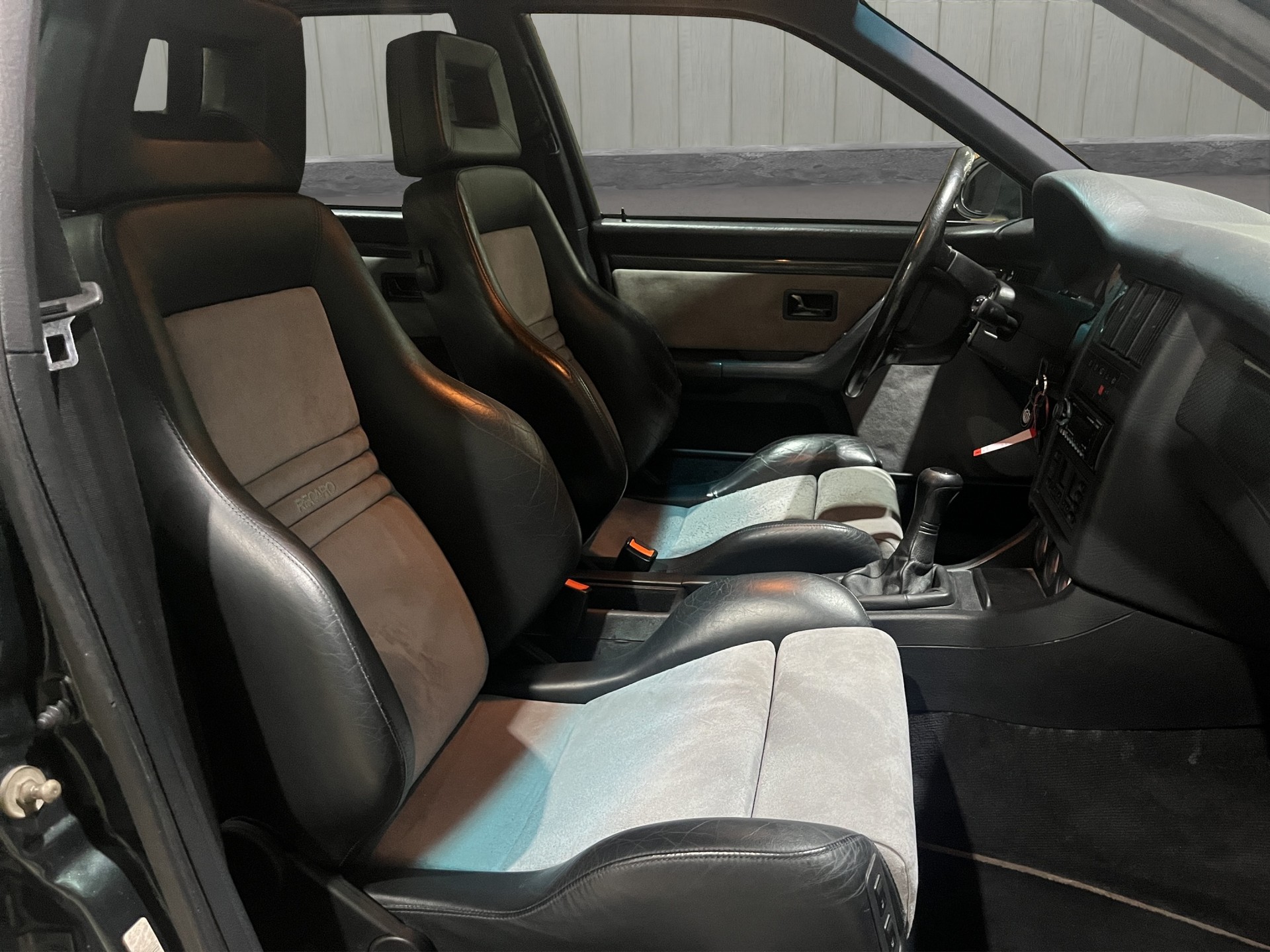 AUDI 80 Avant RS2-image-12