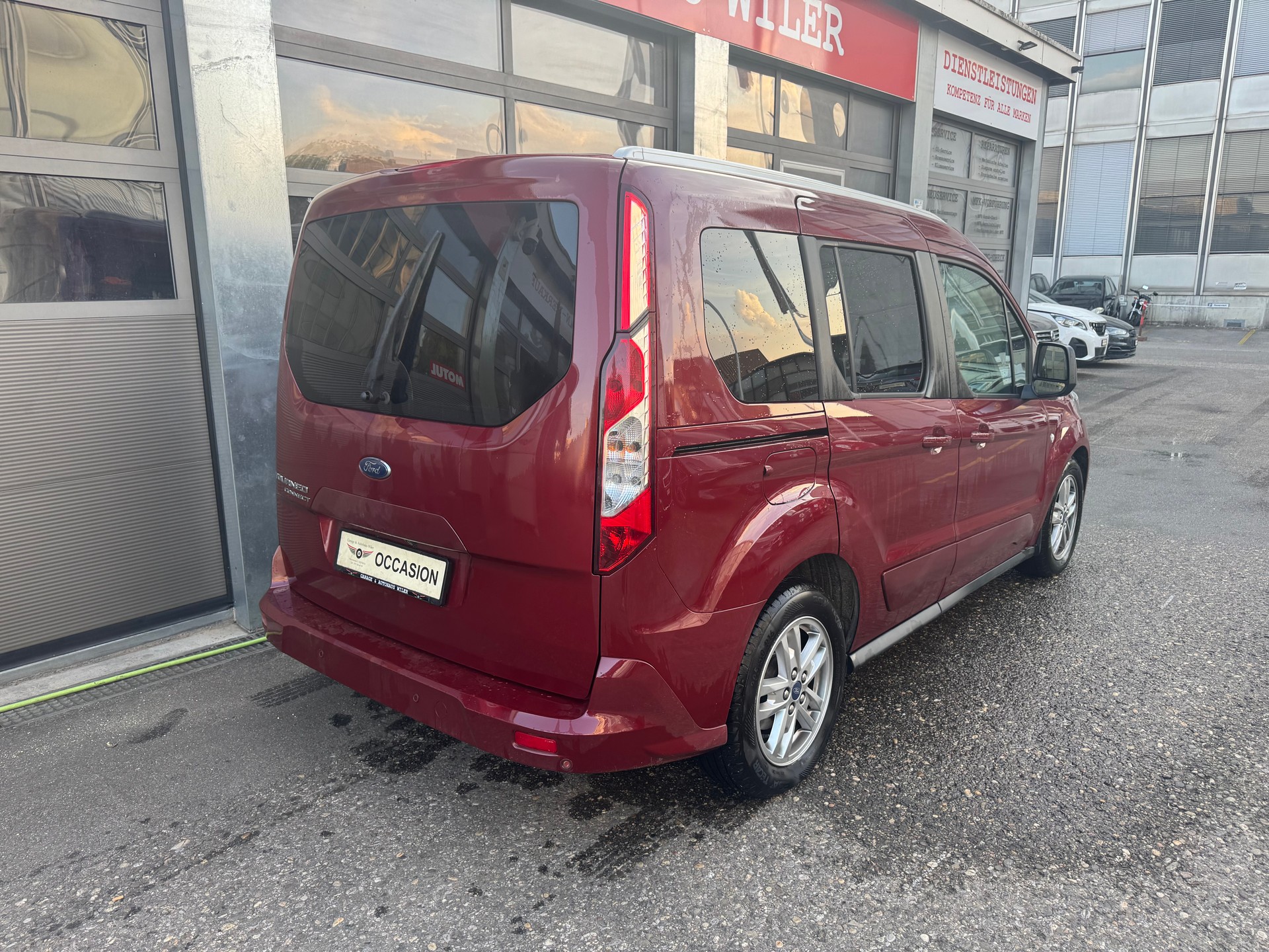 FORD Tourneo Connect 1.5 EcoBlue Trend Automat-image-4