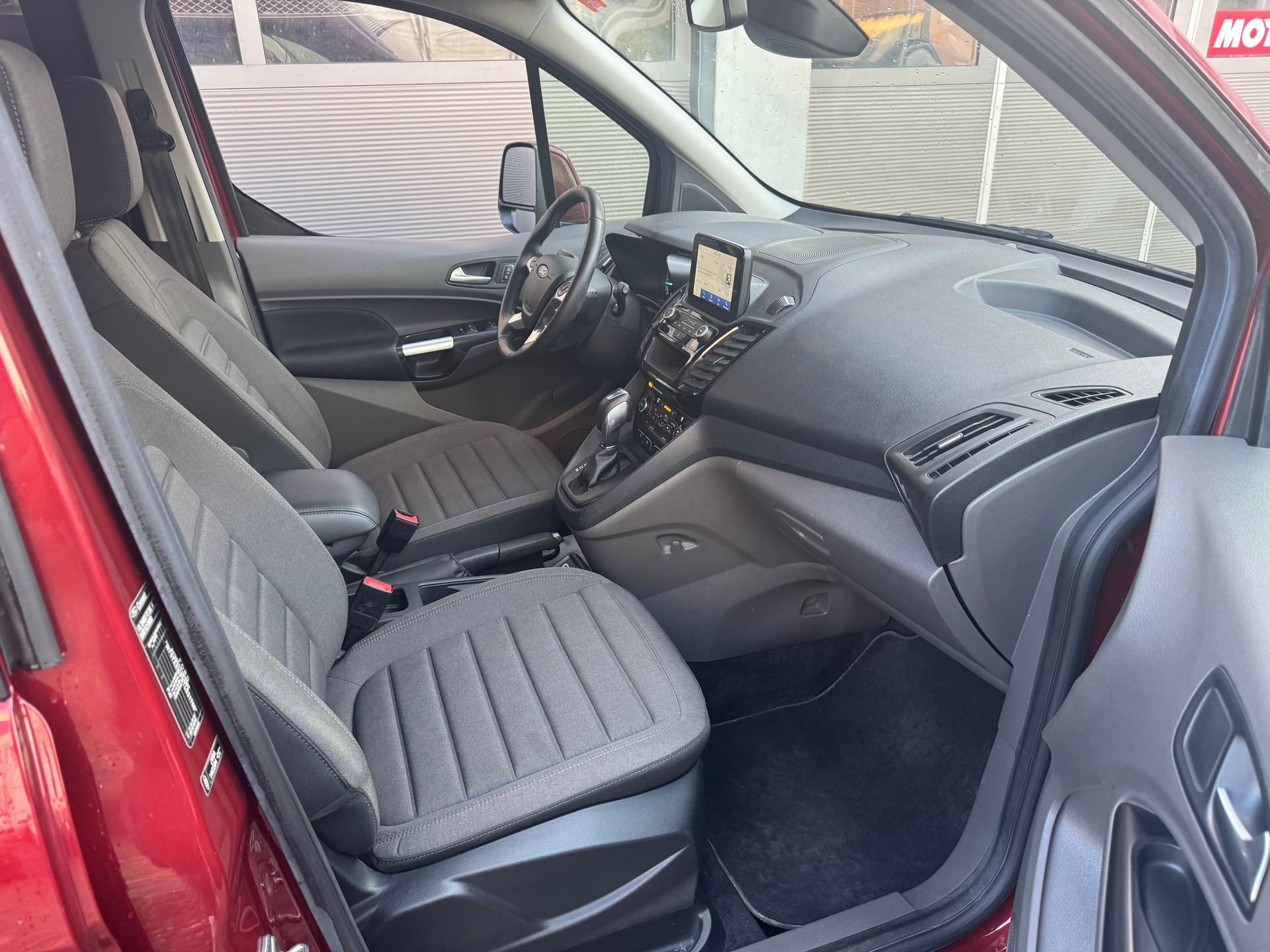 FORD Tourneo Connect 1.5 EcoBlue Trend Automat-image-10