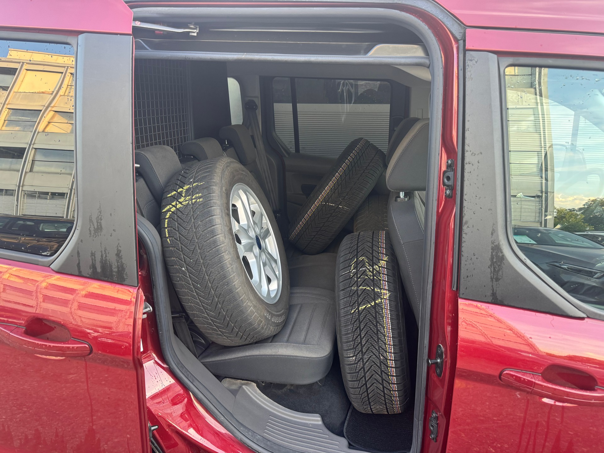 FORD Tourneo Connect 1.5 EcoBlue Trend Automat-image-11