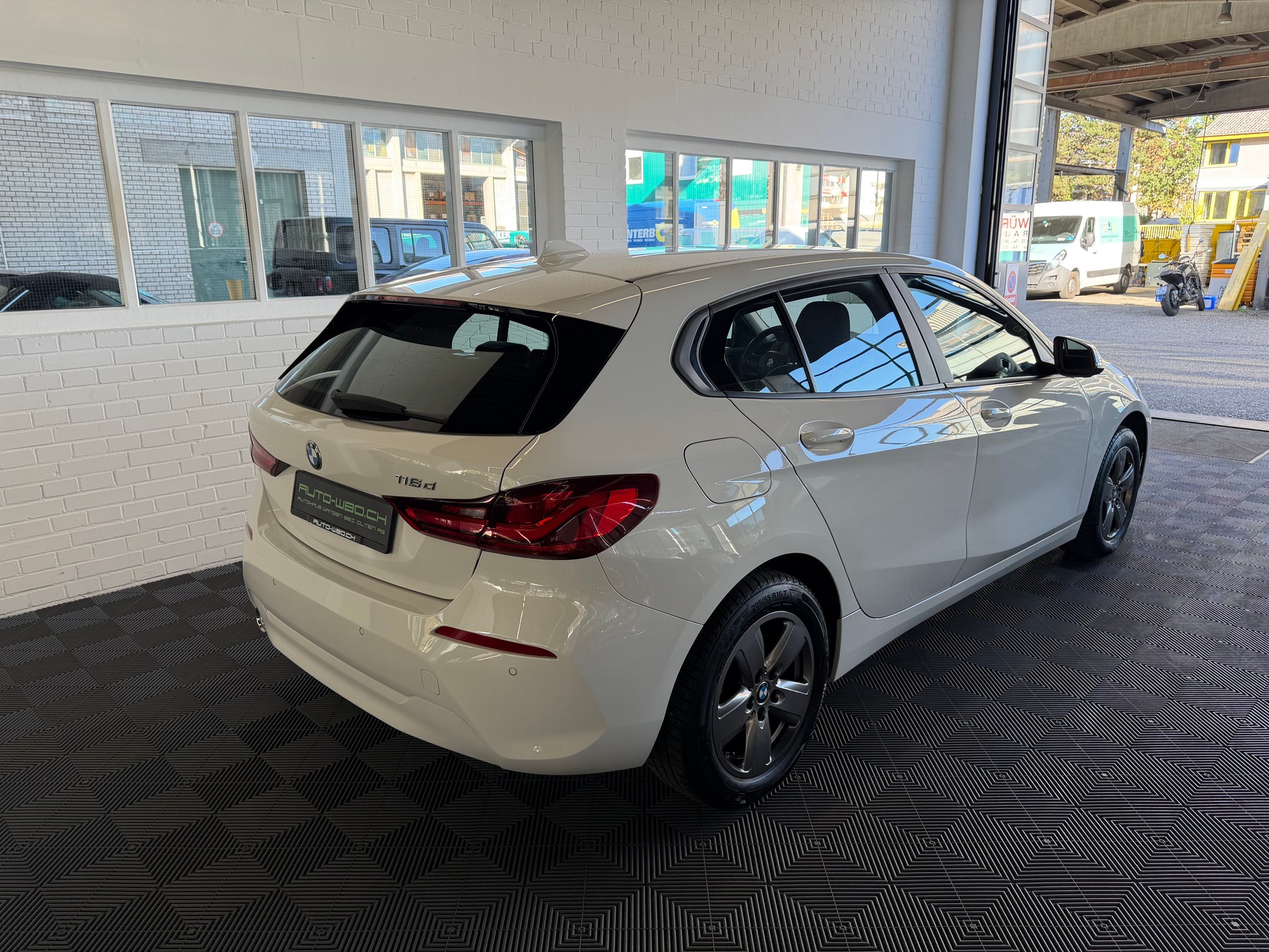 BMW 116d Steptronic-image-1