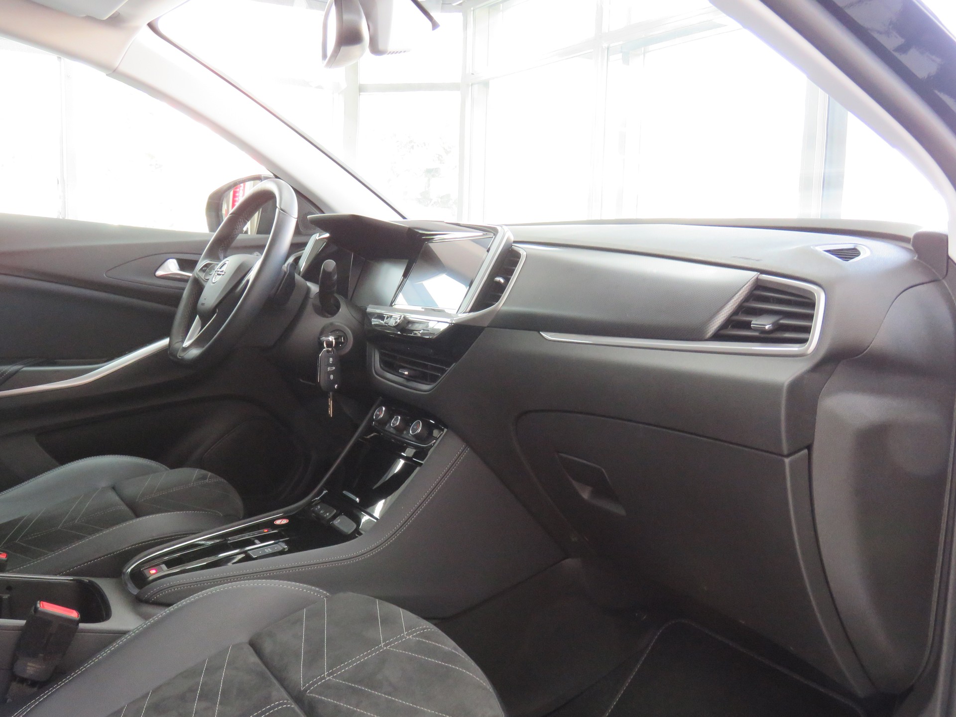 OPEL Grandland 1.2i TP Elegance Automat-image-8