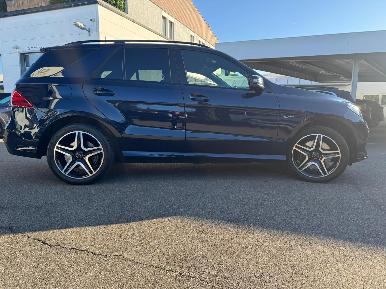MERCEDES-BENZ GLE 43 AMG Executive 4Matic 9G-Tronic-image-3