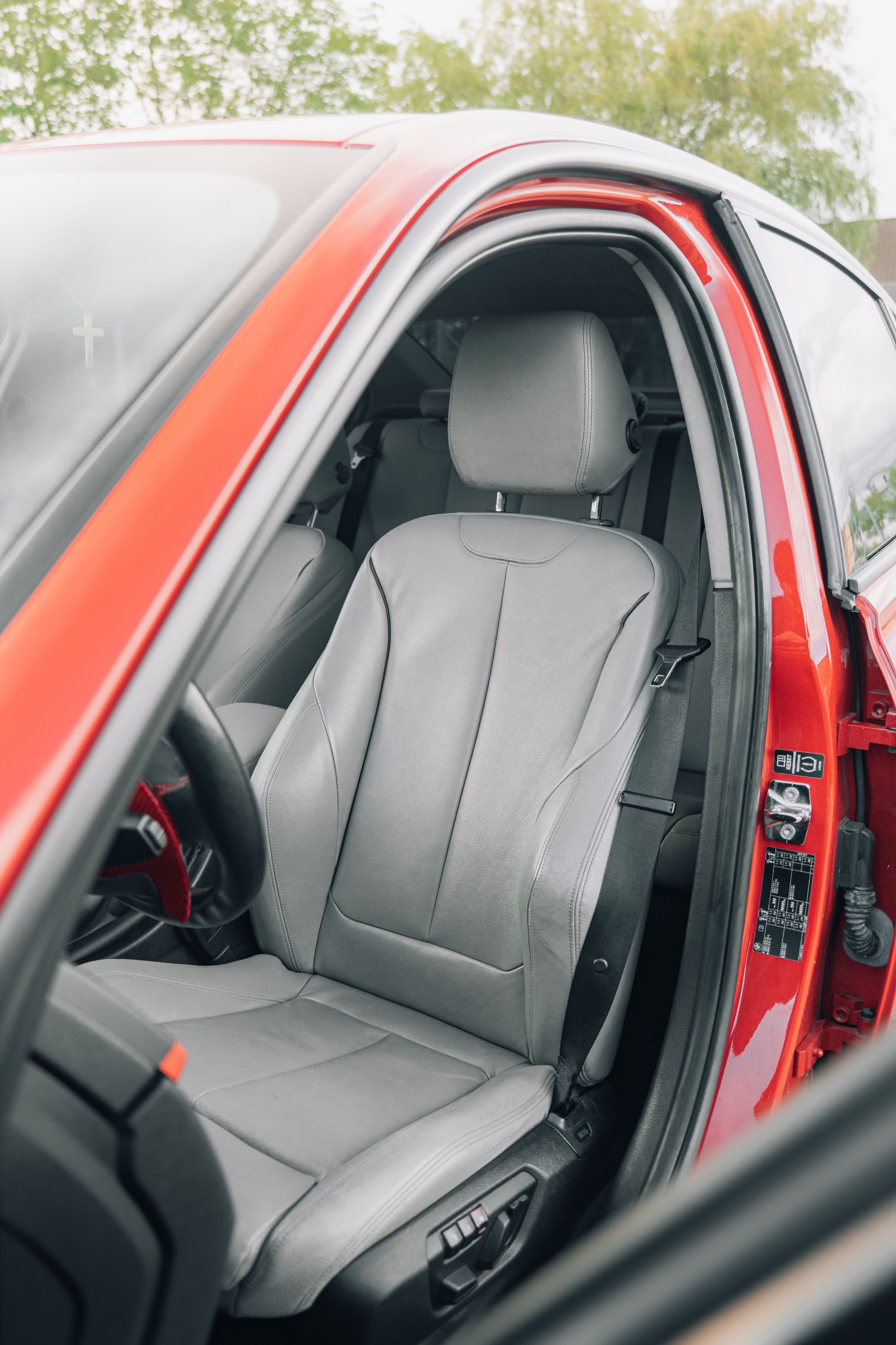BMW 335i Top Ausstattung, Frisch ab MFK-image-10