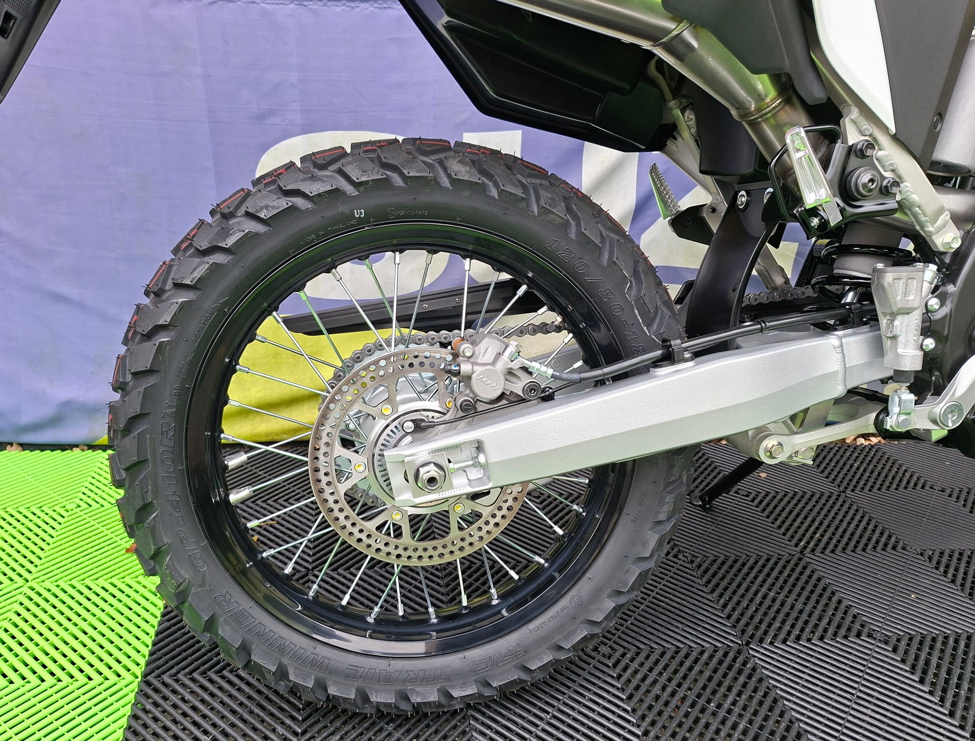 SUZUKI DRZ-4S-image-7