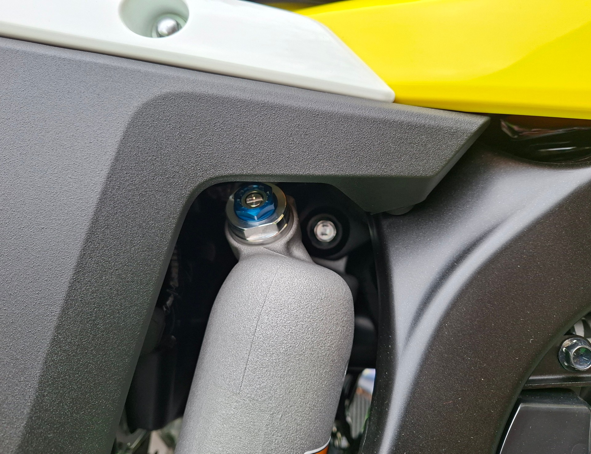 SUZUKI DRZ-4S-image-13
