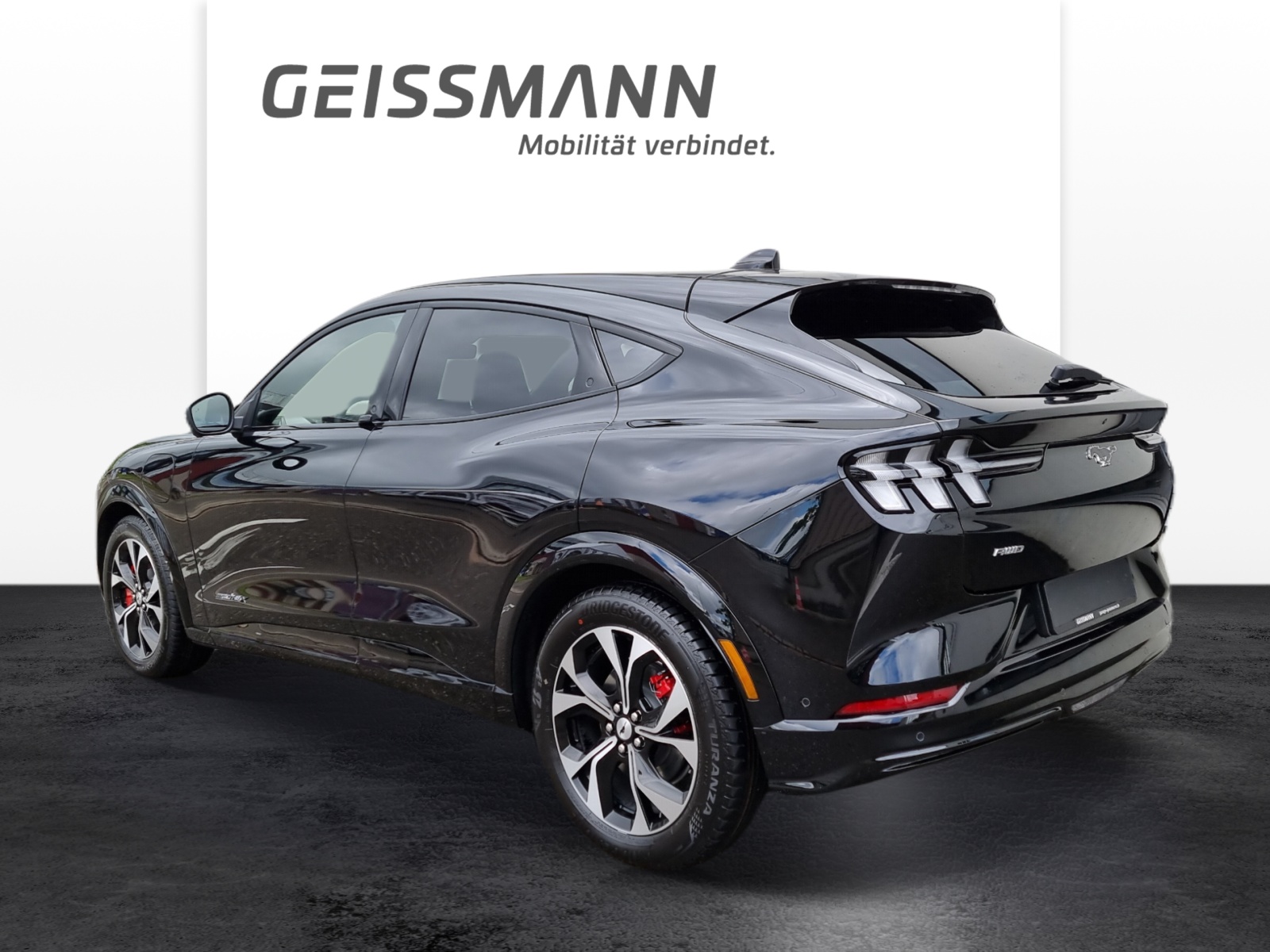 FORD Mustang Mach-E Extended AWD 372 PS-image-2