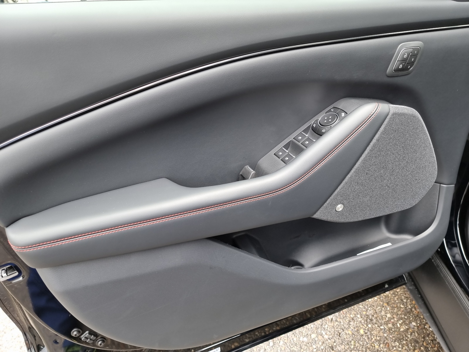 FORD Mustang Mach-E Extended AWD 372 PS-image-6