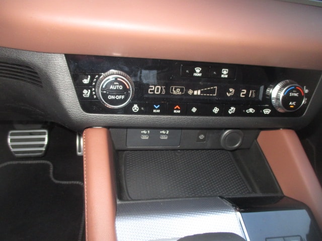 MITSUBISHI Outlander 2.4 PHEV Instyle+ 4WD Automatic-image-12
