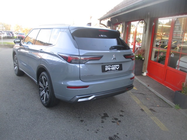 MITSUBISHI Outlander 2.4 PHEV Instyle+ 4WD Automatic-image-4
