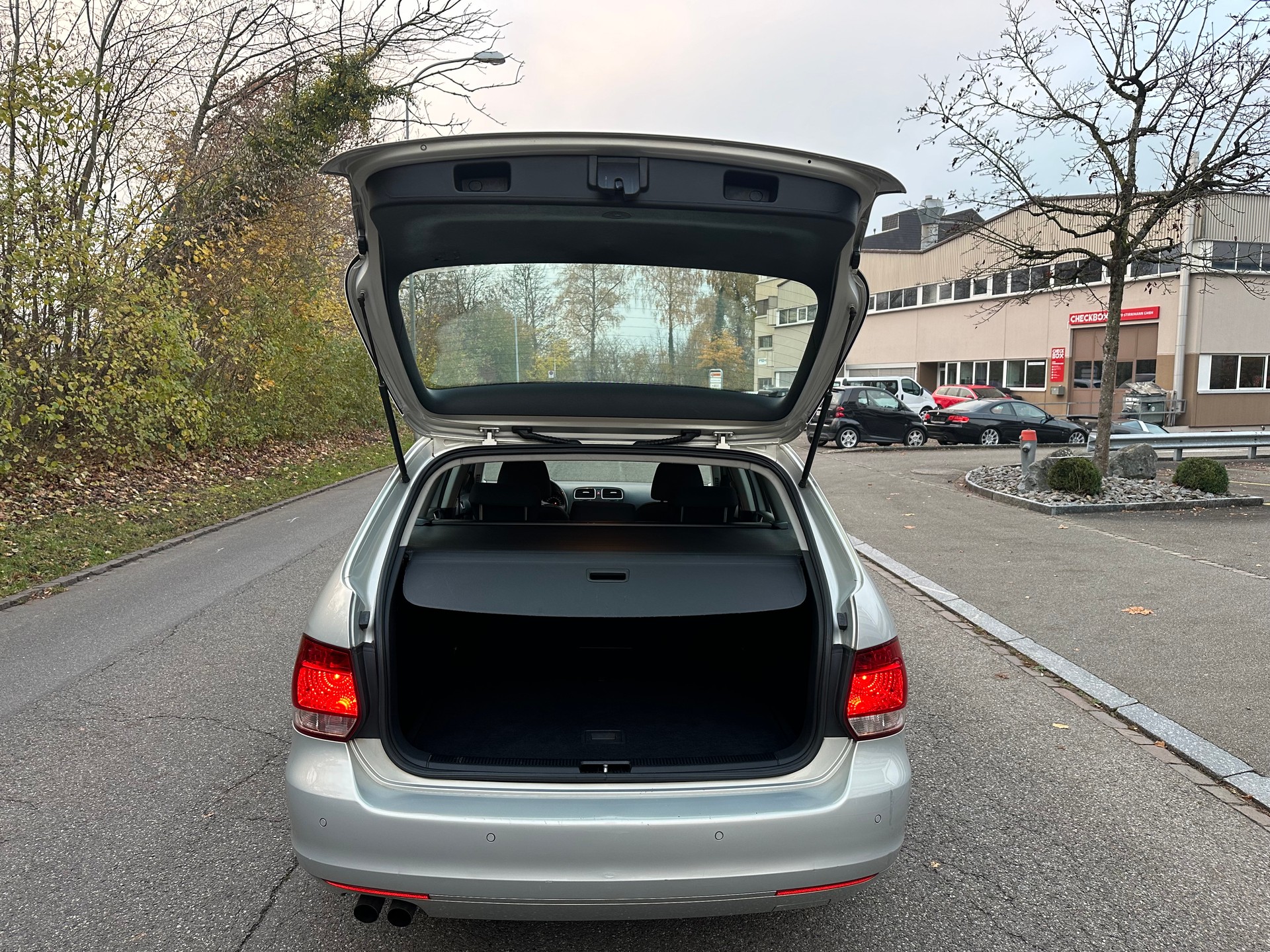 VW Golf Variant 1.4 TSI Highline DSG-image-14