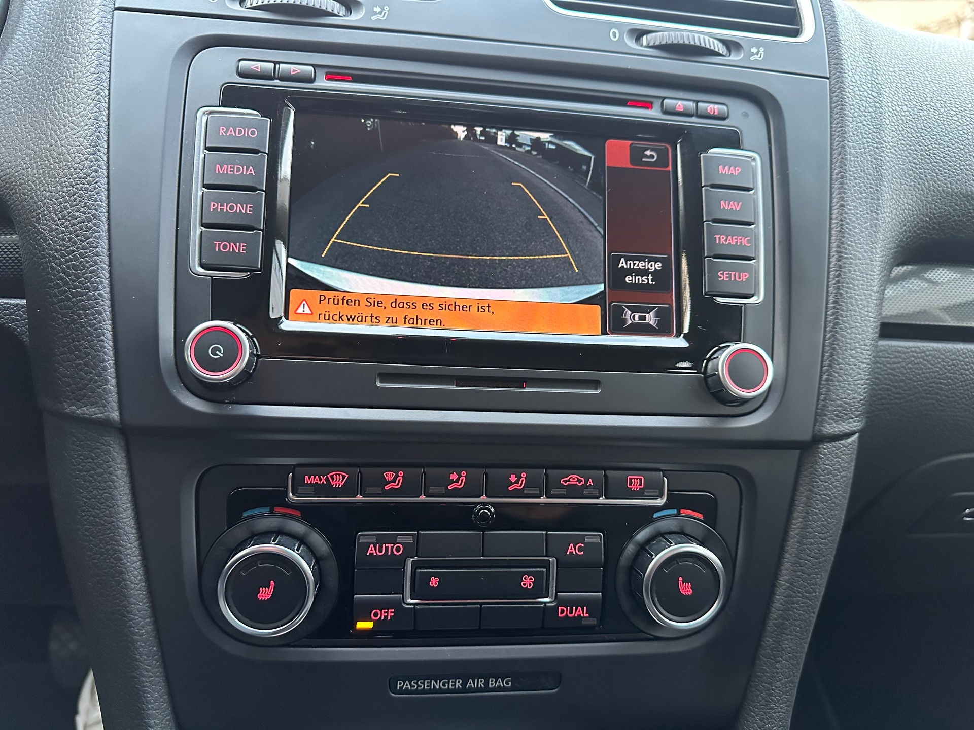 VW Golf Variant 1.4 TSI Highline DSG-image-10