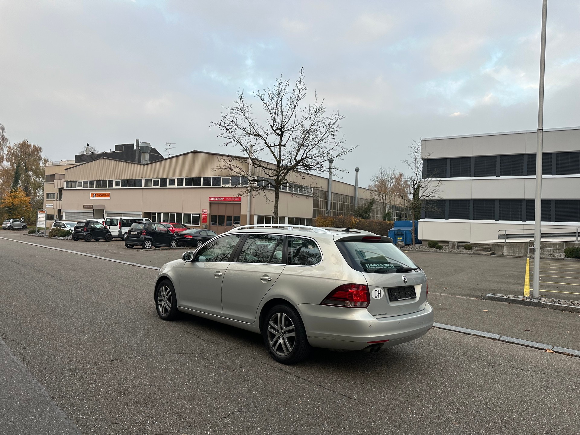 VW Golf Variant 1.4 TSI Highline DSG-image-4