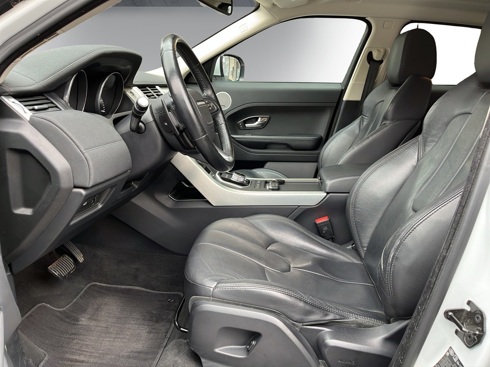 LAND ROVER Range Rover Evoque 2.2 TD4 Pure AT6-image-9