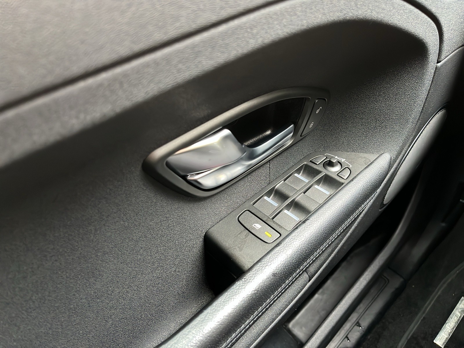 LAND ROVER Range Rover Evoque 2.2 TD4 Pure AT6-image-13