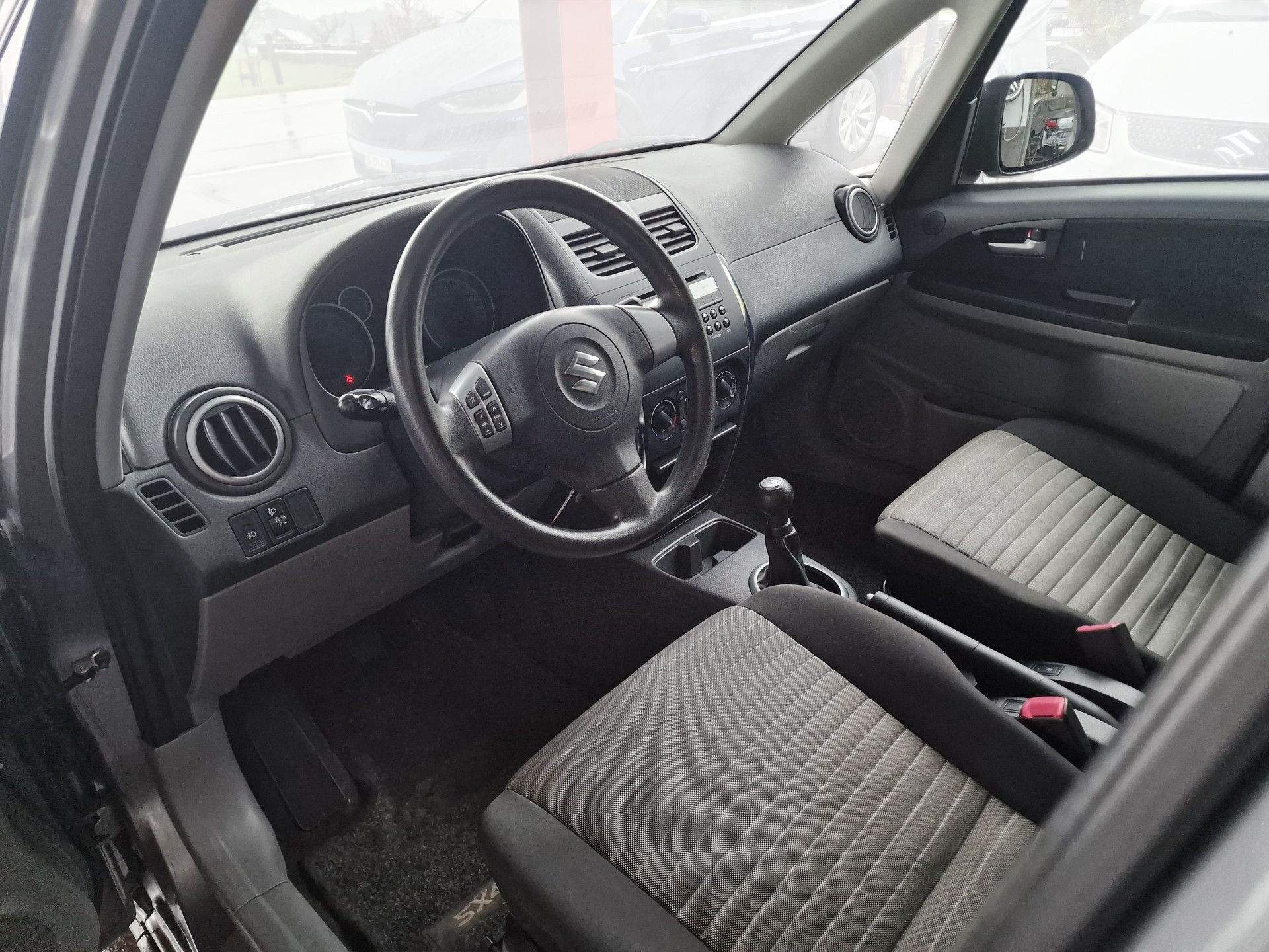 SUZUKI SX4 1.6 16V GL Top 4WD 12Mt Gara 8xRad MFK Neu-image-8