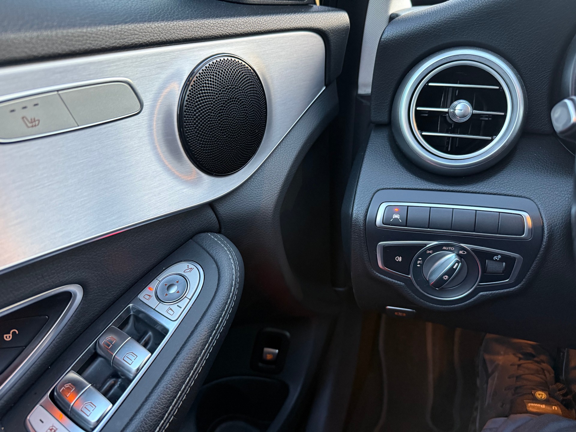 MERCEDES-BENZ C 220 d Avantgarde 4Matic 9G-Tronic-image-6