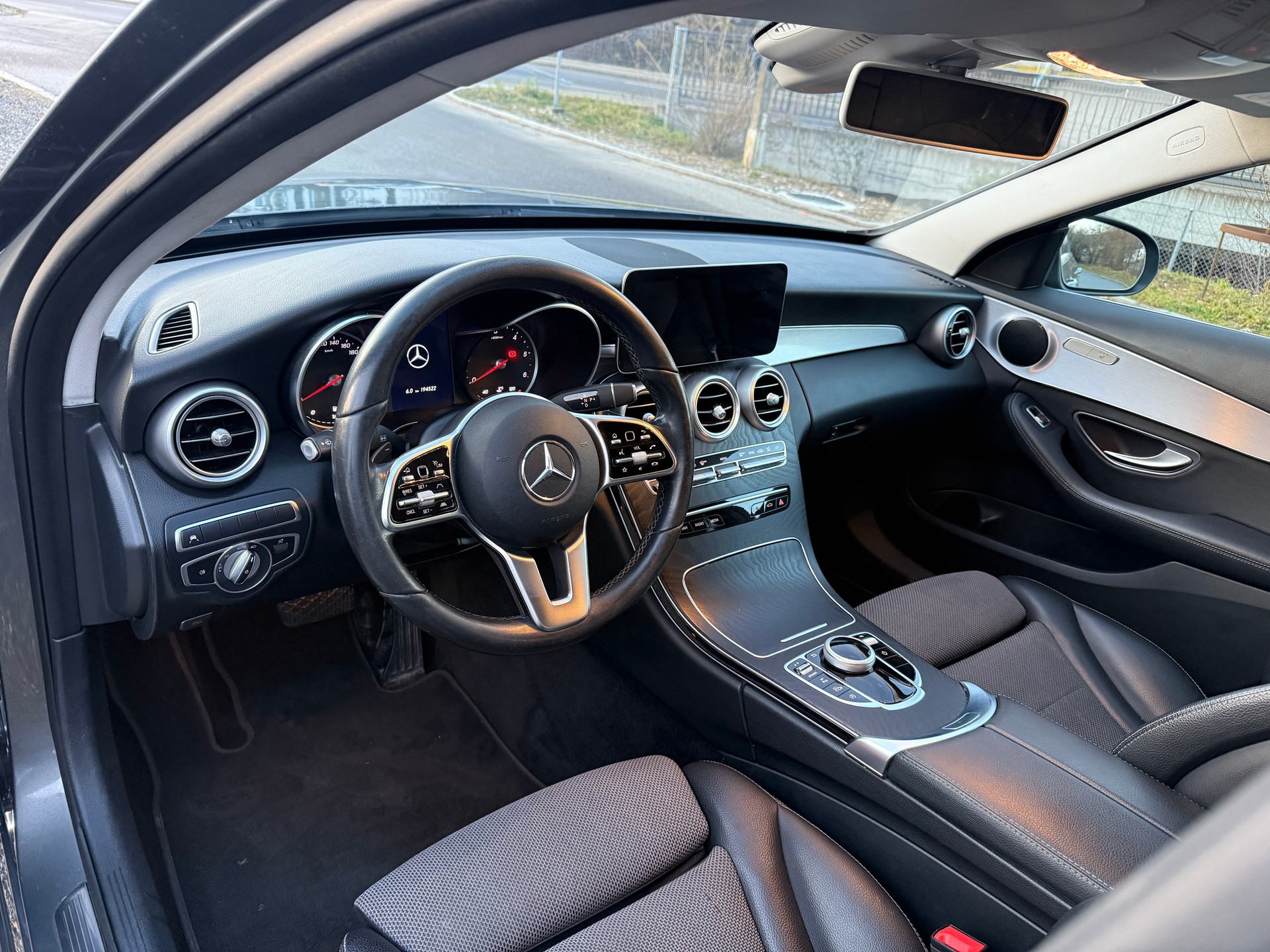 MERCEDES-BENZ C 220 d Avantgarde 4Matic 9G-Tronic-image-9
