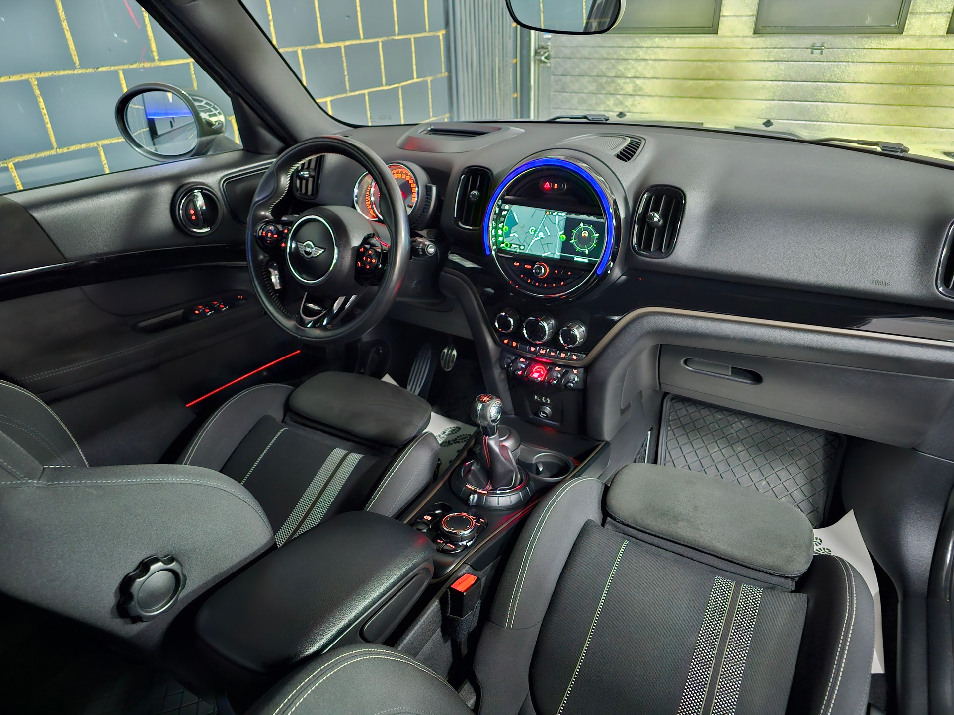MINI Countryman John Cooper Works ALL4-image-8