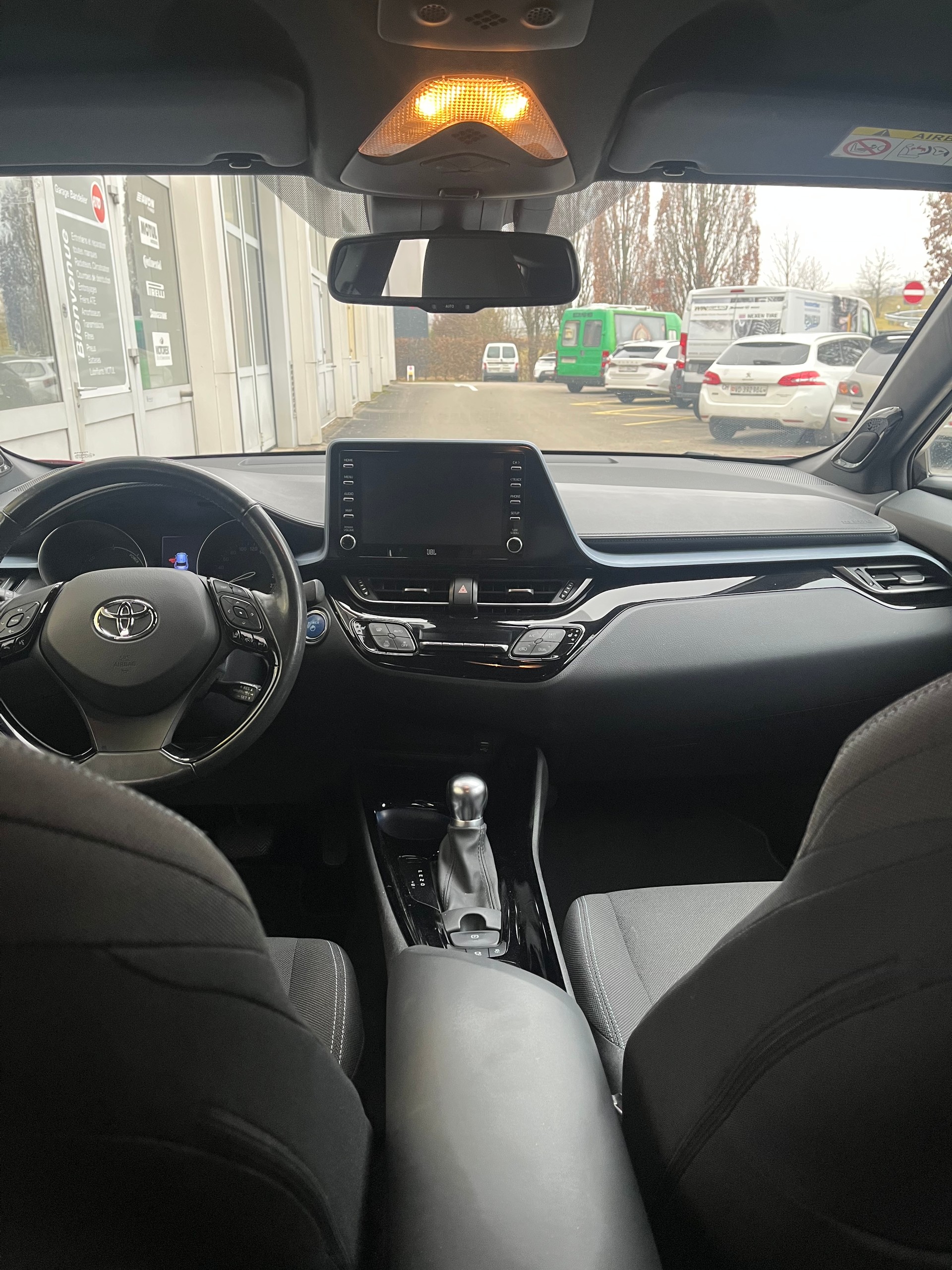 TOYOTA C-HR 2.0 HSD CVT Trend-image-4