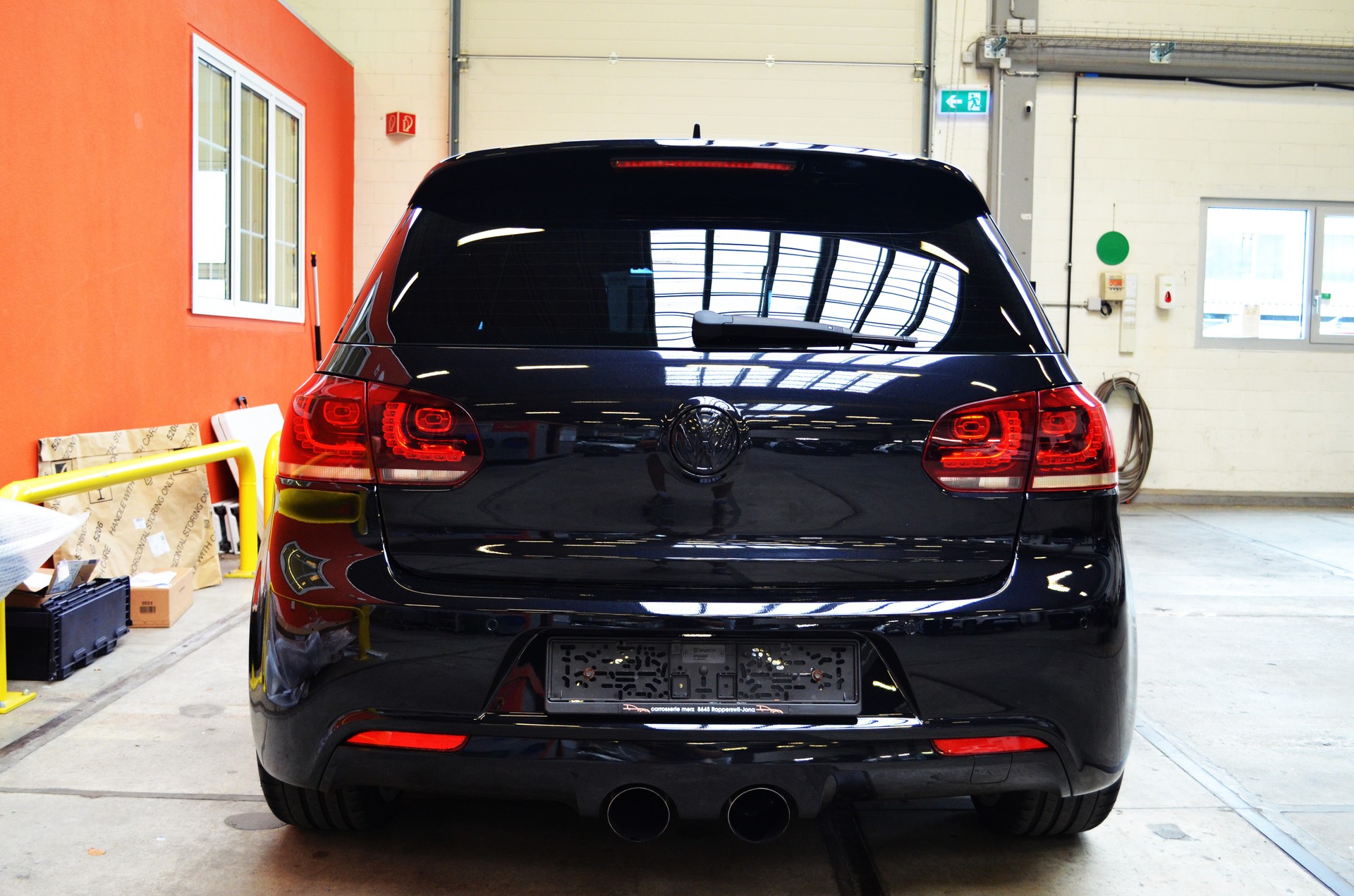 VW Golf 2.0 TSI R 4Motion-image-5