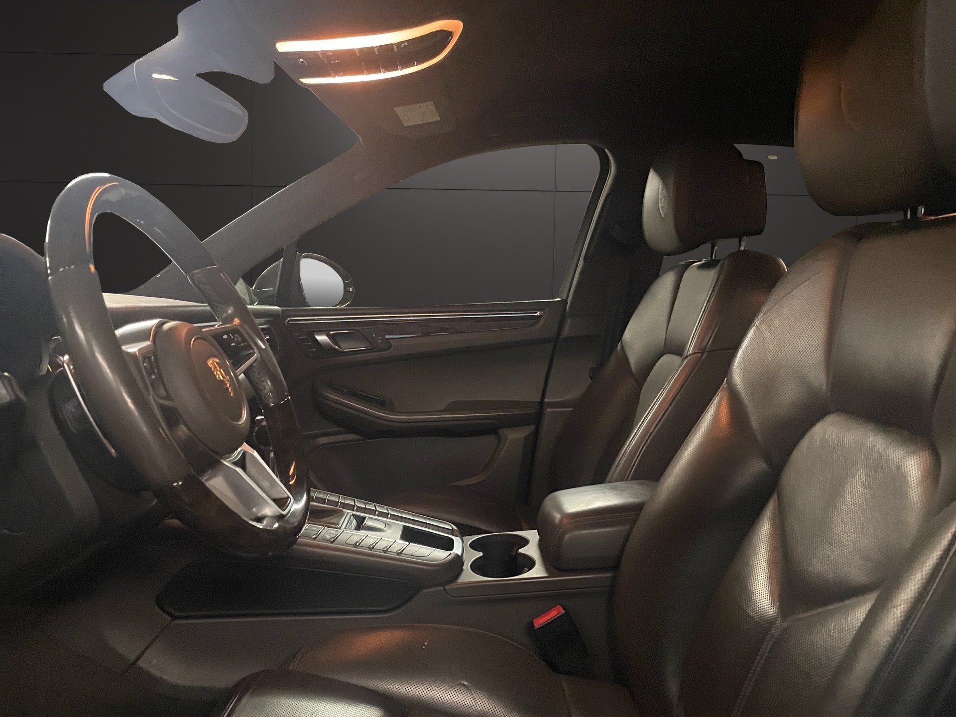 PORSCHE Macan Turbo PDK-image-8