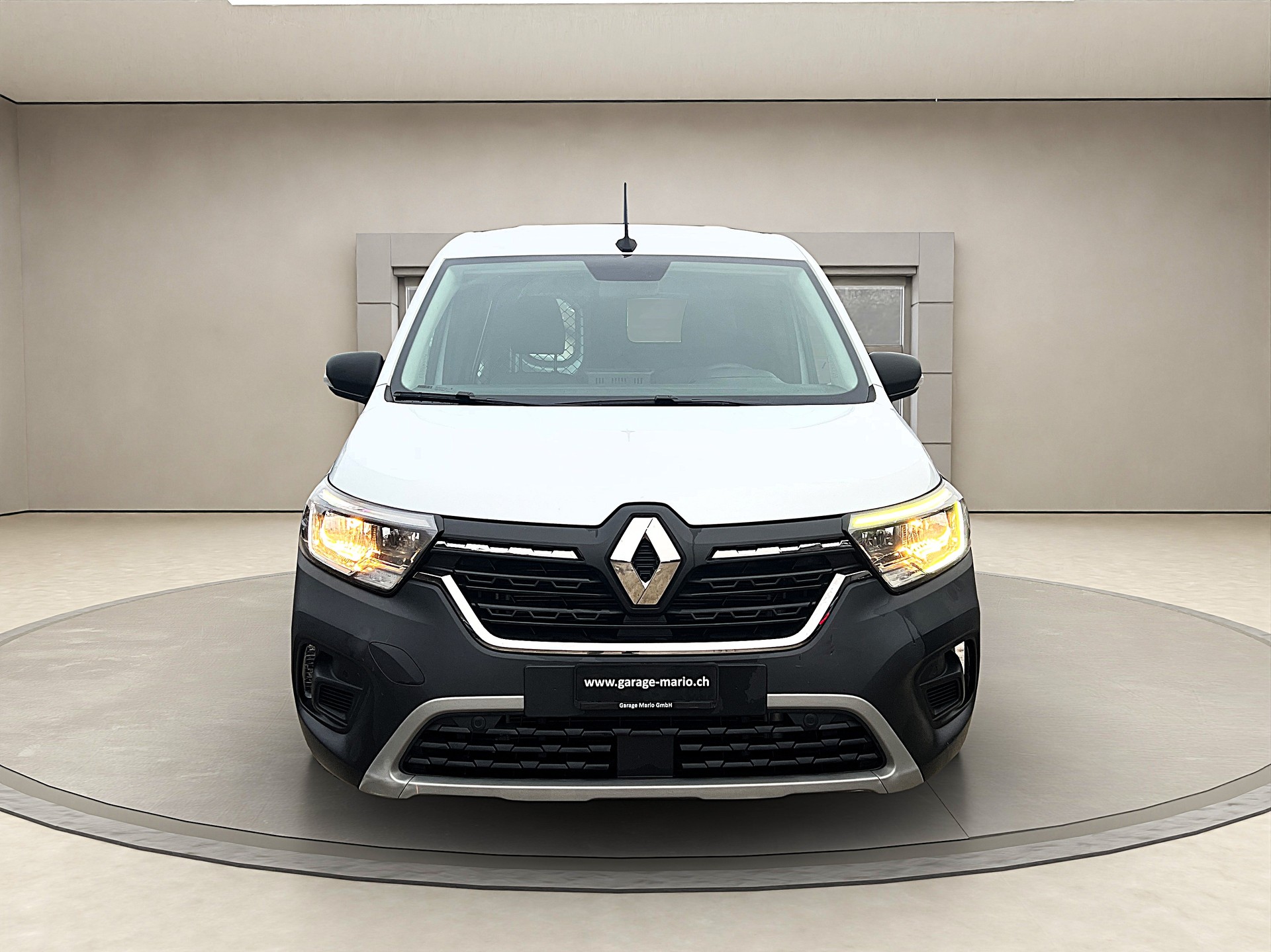 RENAULT Kangoo Van 1.5 dCi Standard 95 Extra-image-1