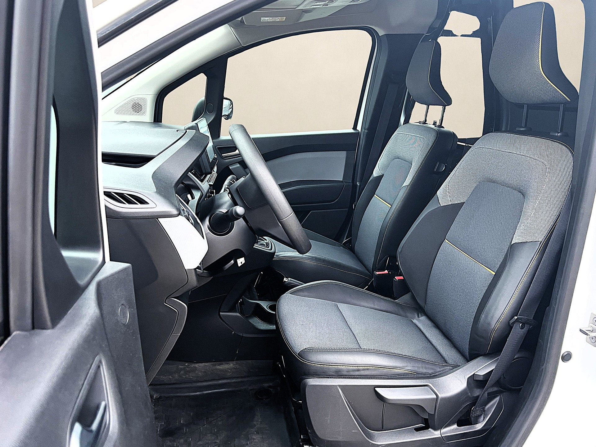RENAULT Kangoo Van 1.5 dCi Standard 95 Extra-image-8