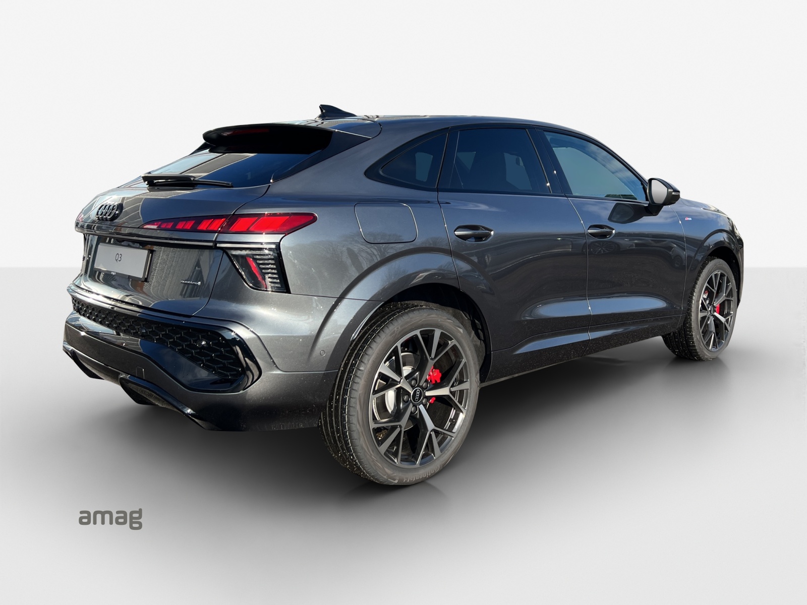 AUDI Q3 Sportback TFSI quattro 195 kW S tronic-image-4