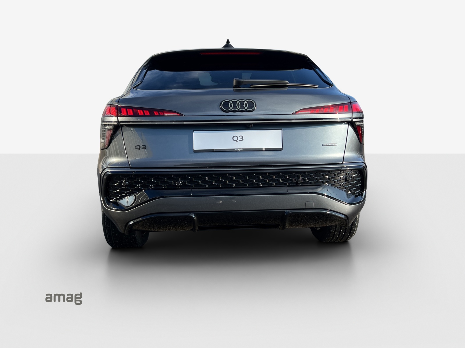 AUDI Q3 Sportback TFSI quattro 195 kW S tronic-image-3