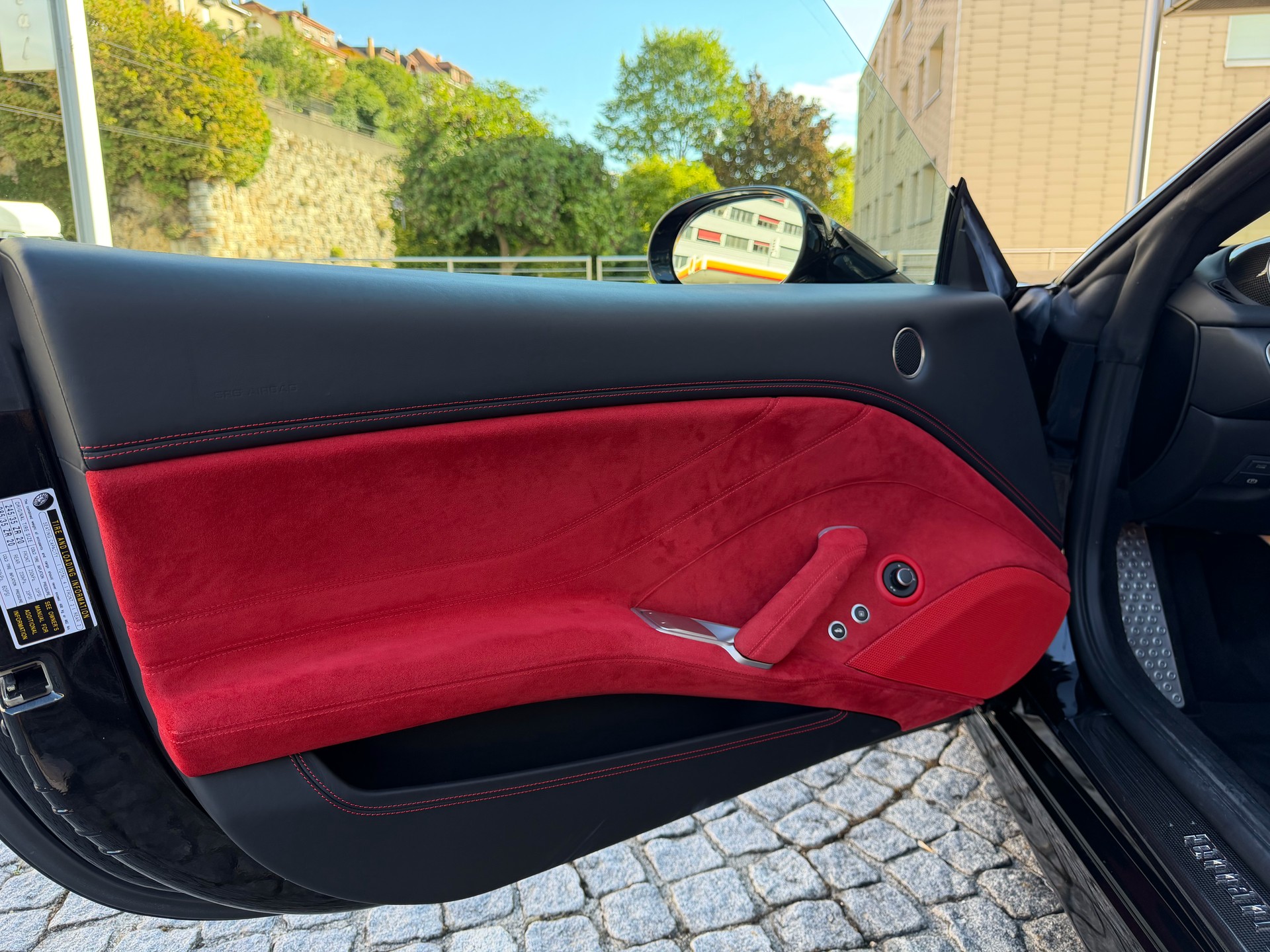 FERRARI California 3.9 V8 T-image-13