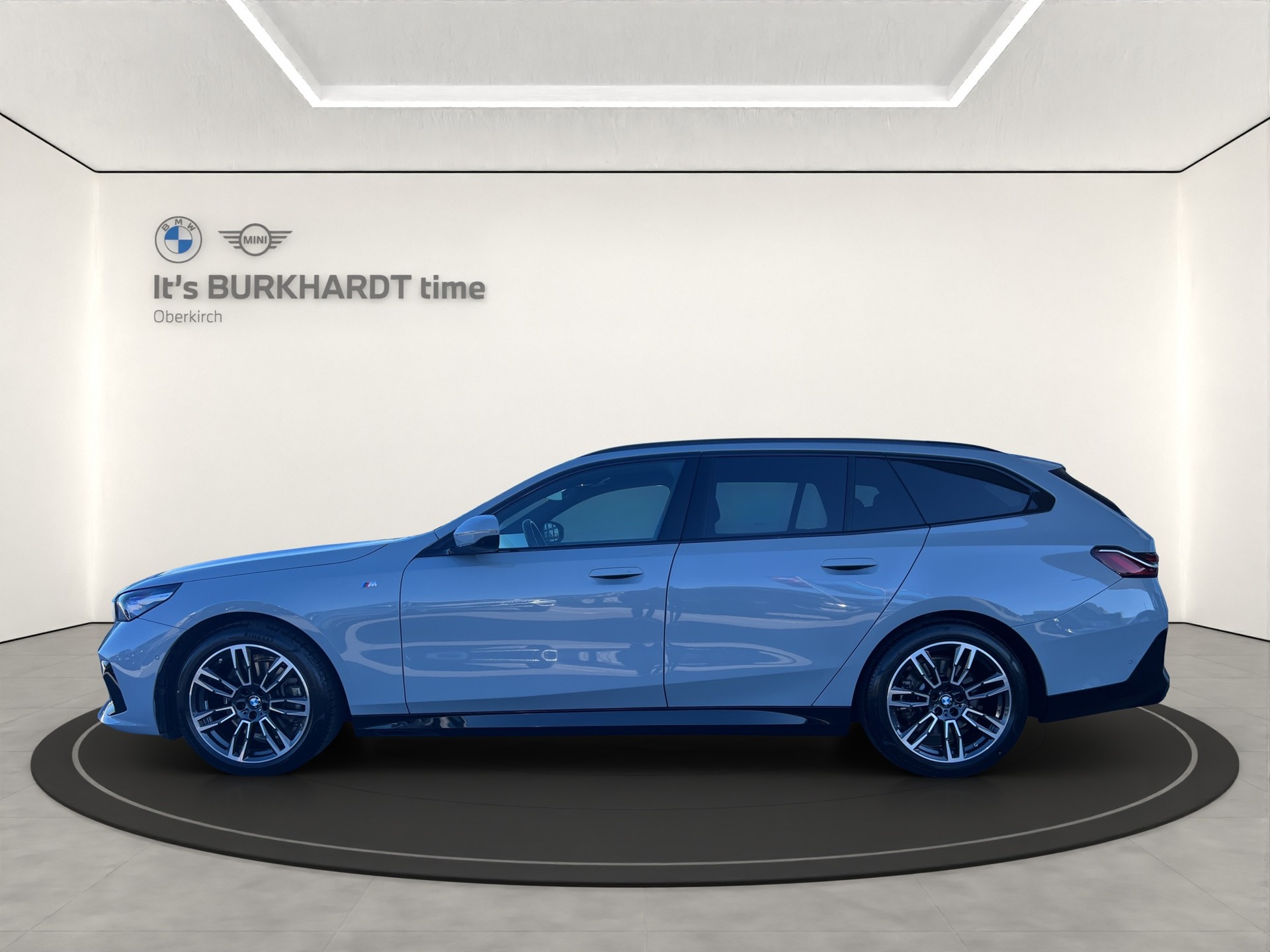 BMW 520d xDr 48V Tour M Sport-image-1