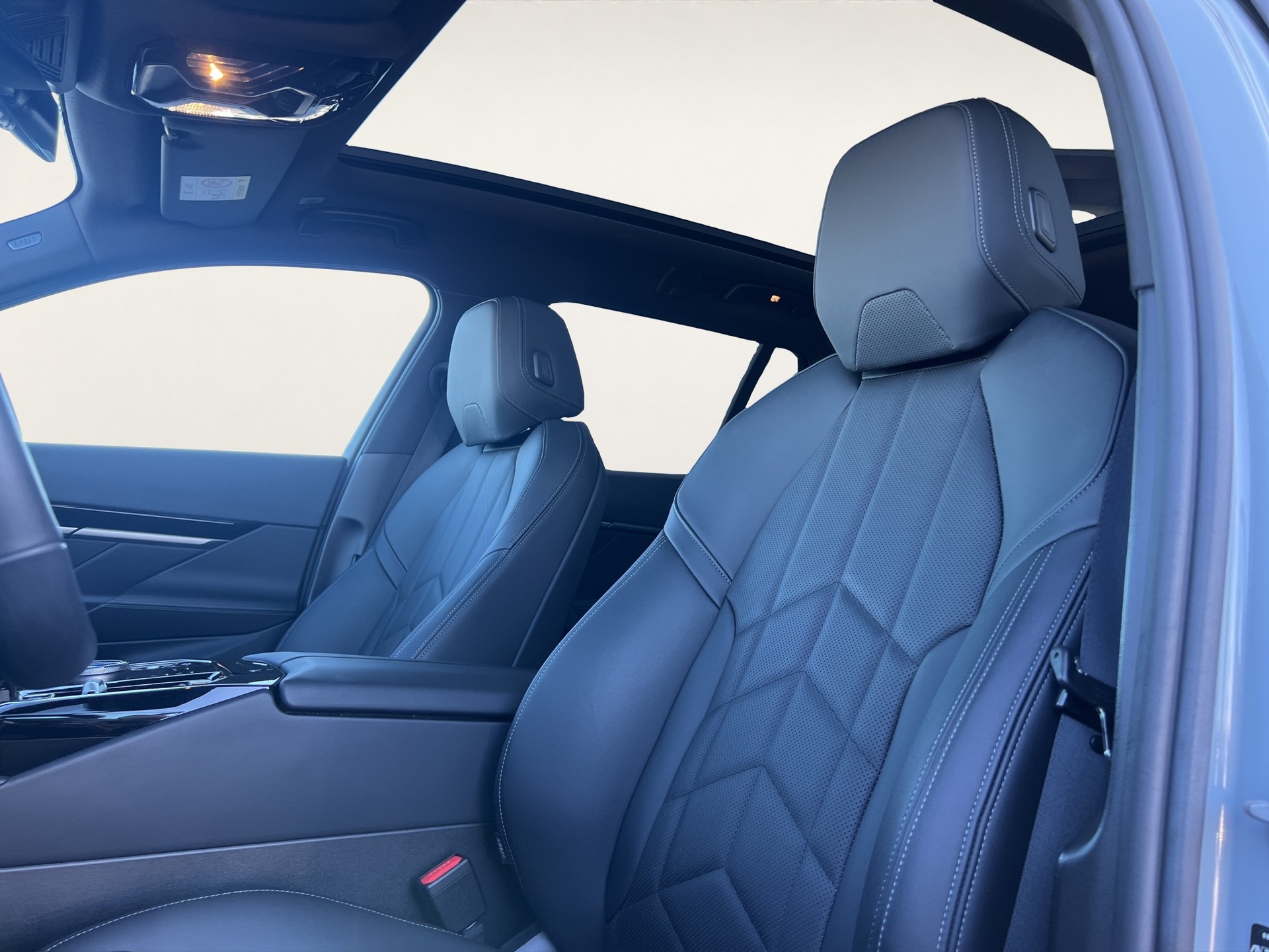 BMW 520d xDr 48V Tour M Sport-image-17