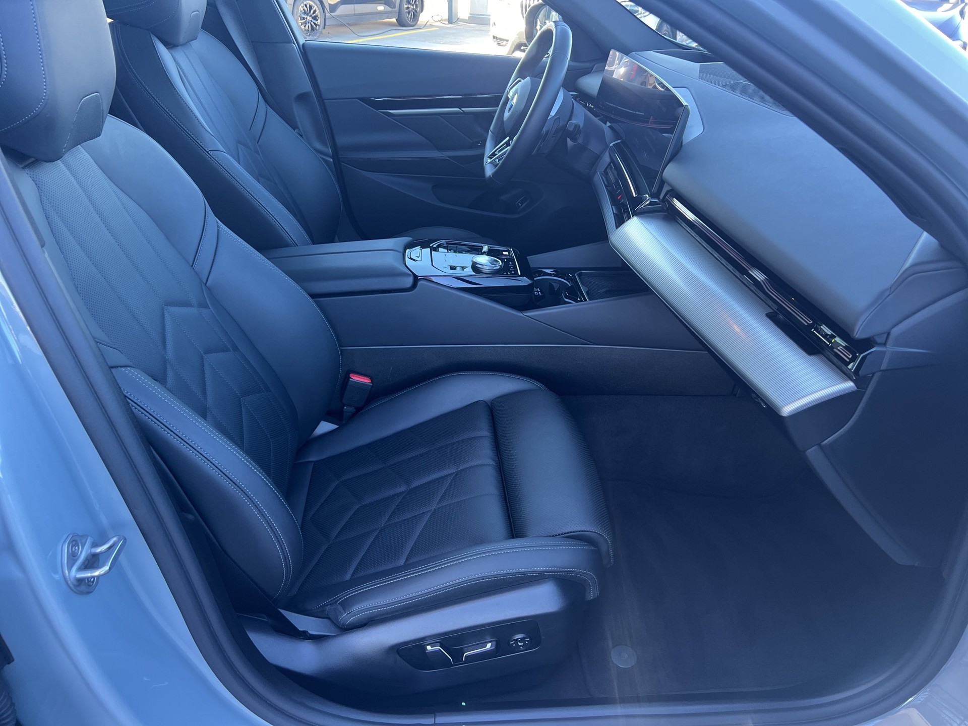 BMW 520d xDr 48V Tour M Sport-image-19