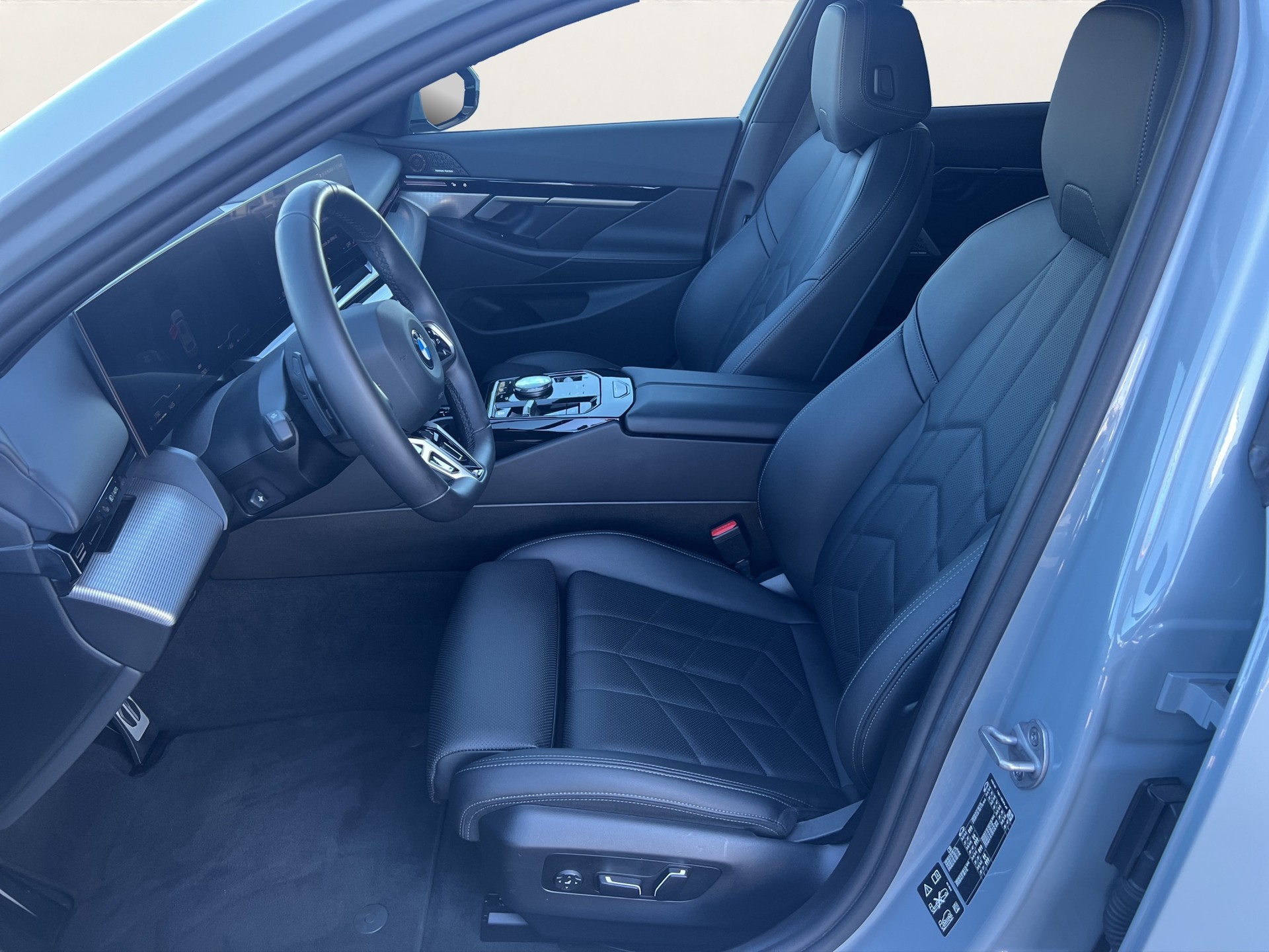 BMW 520d xDr 48V Tour M Sport-image-9